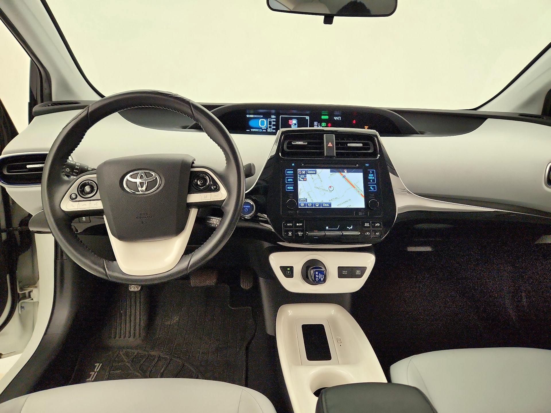 Thumbnail: 2016 Toyota Prius - 9