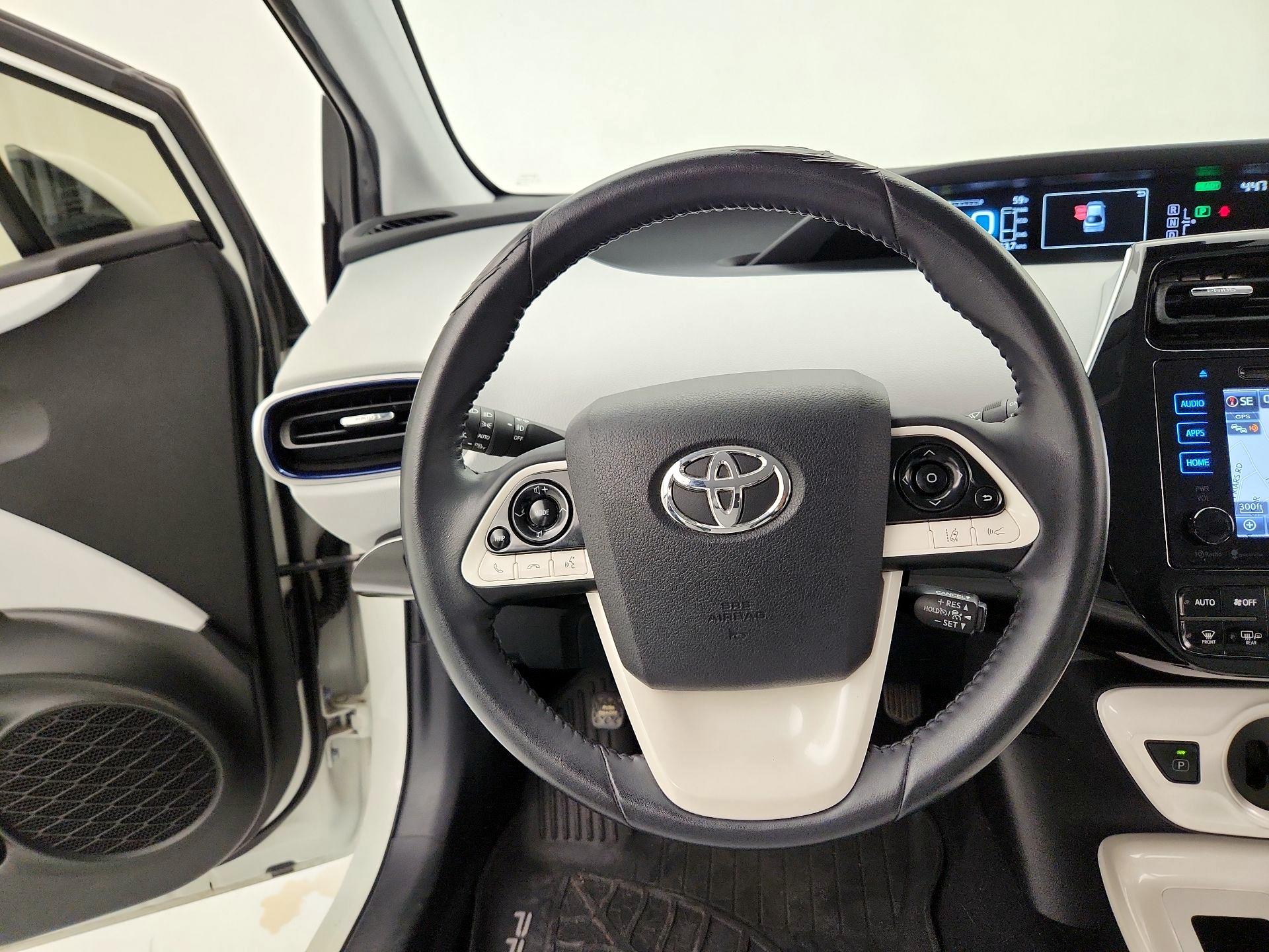 Thumbnail: 2016 Toyota Prius - 10