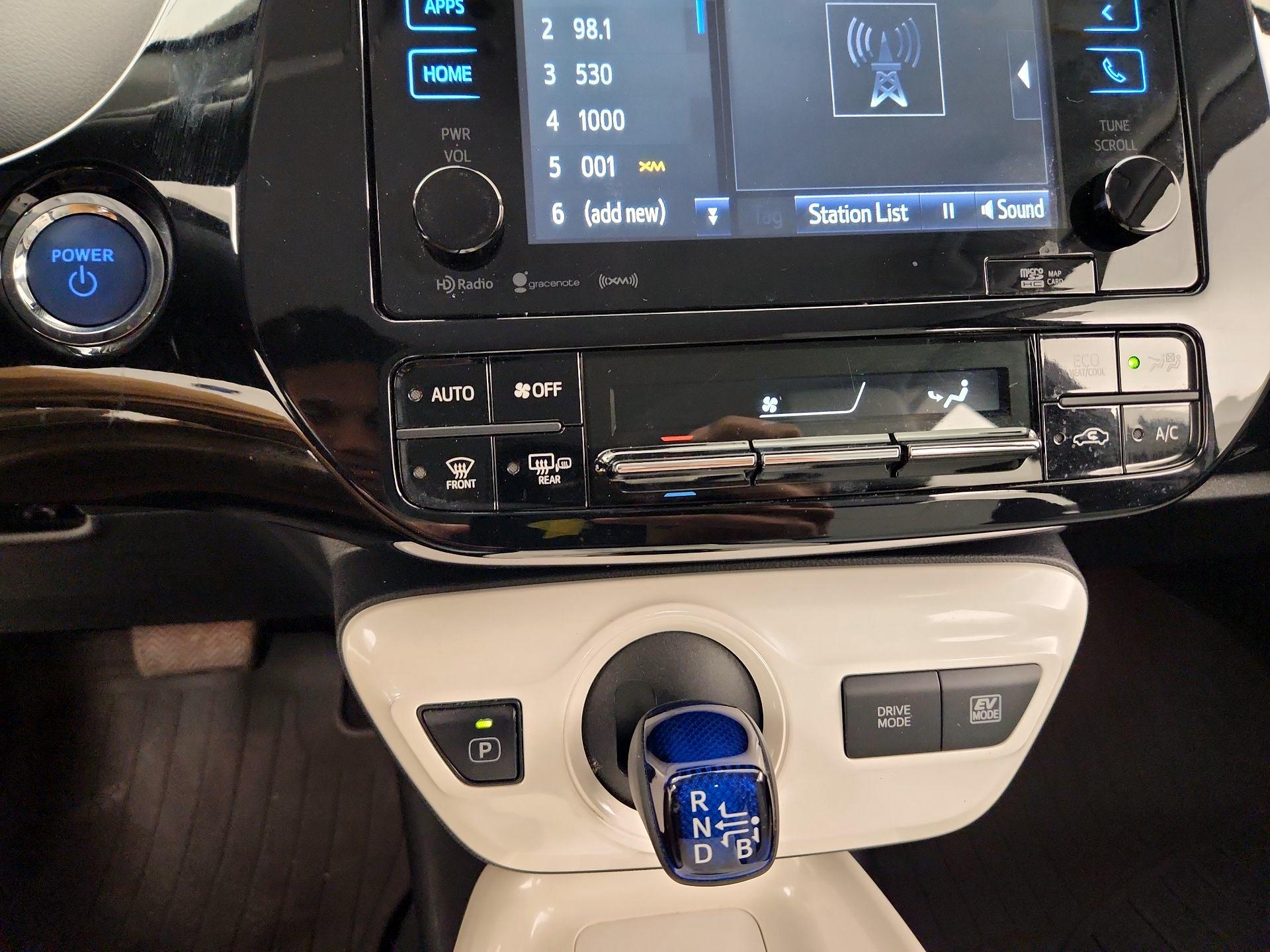 Thumbnail: 2016 Toyota Prius - 17