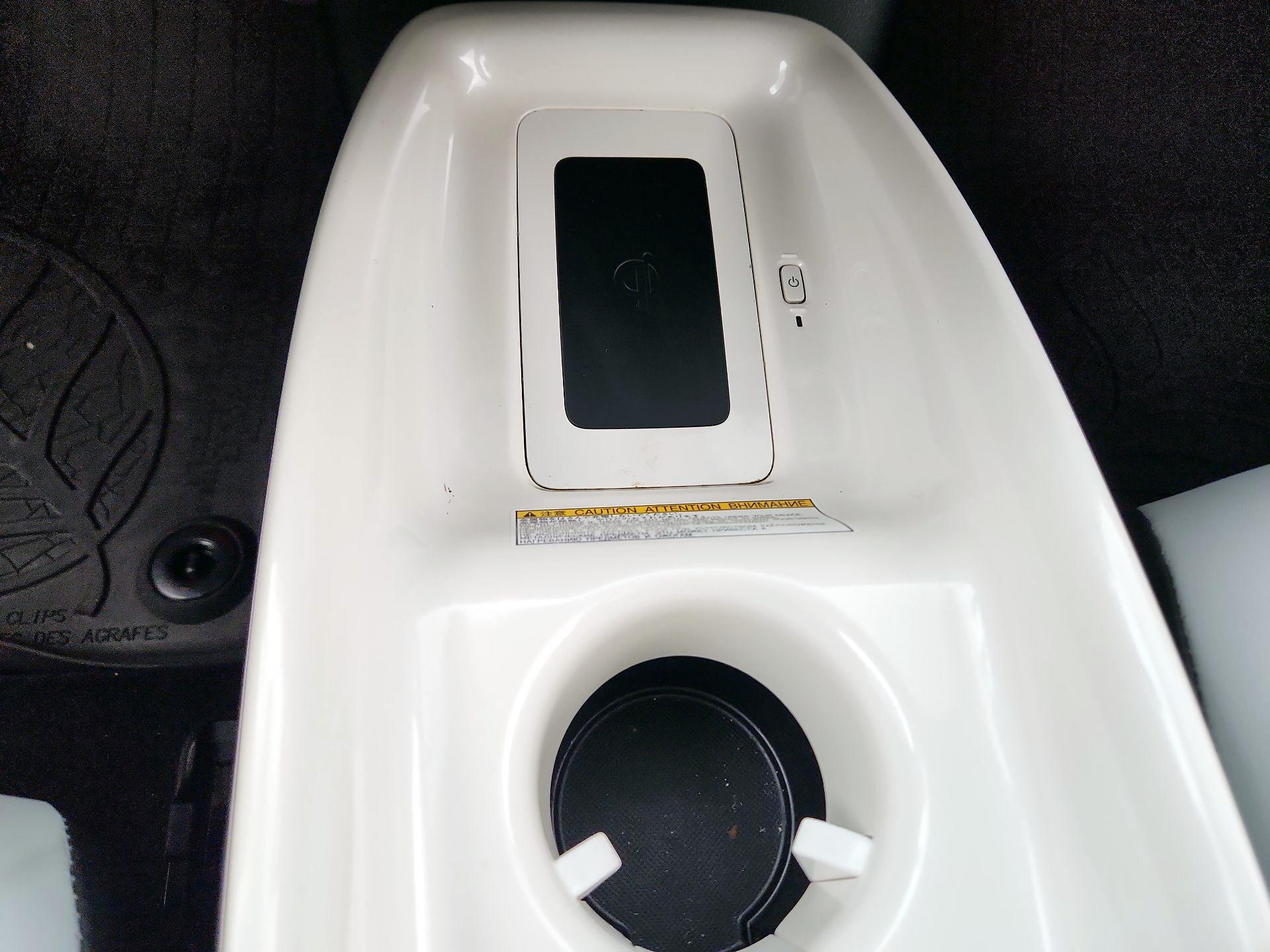 Thumbnail: 2016 Toyota Prius - 19