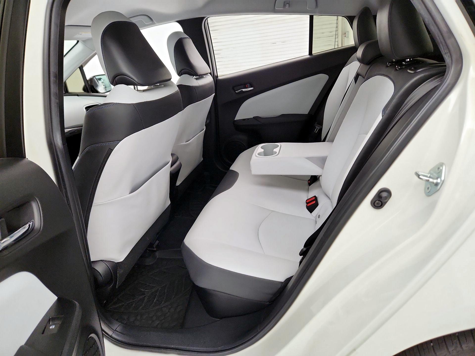 Thumbnail: 2016 Toyota Prius - 20