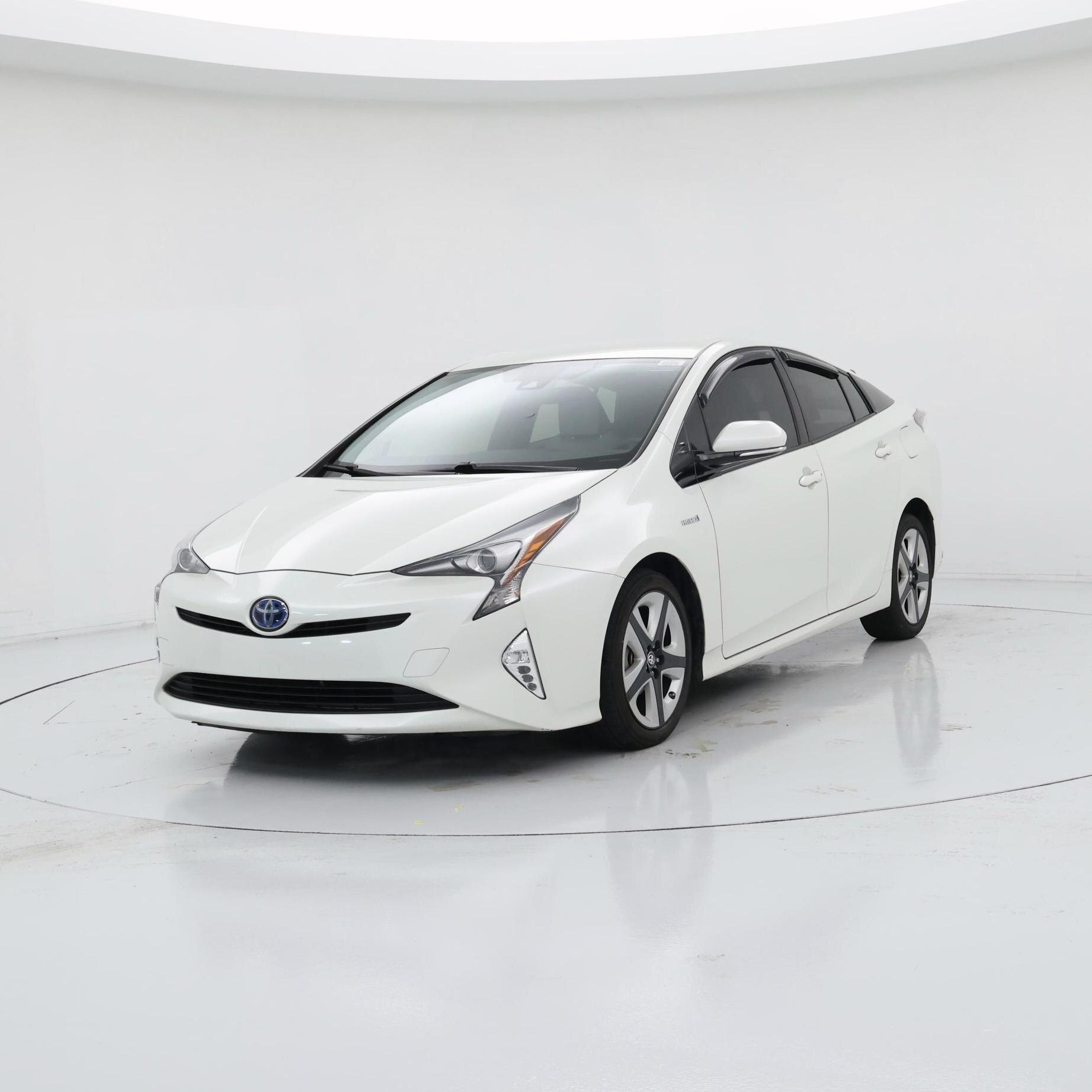 Thumbnail: 2016 Toyota Prius - 4