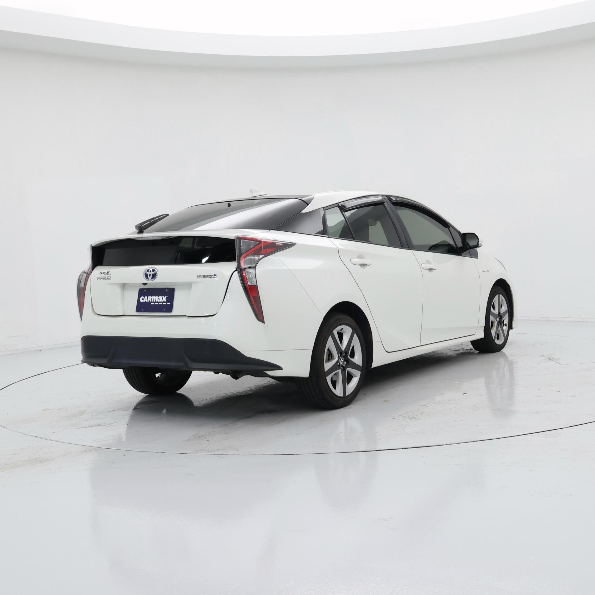 Thumbnail: 2016 Toyota Prius - 8