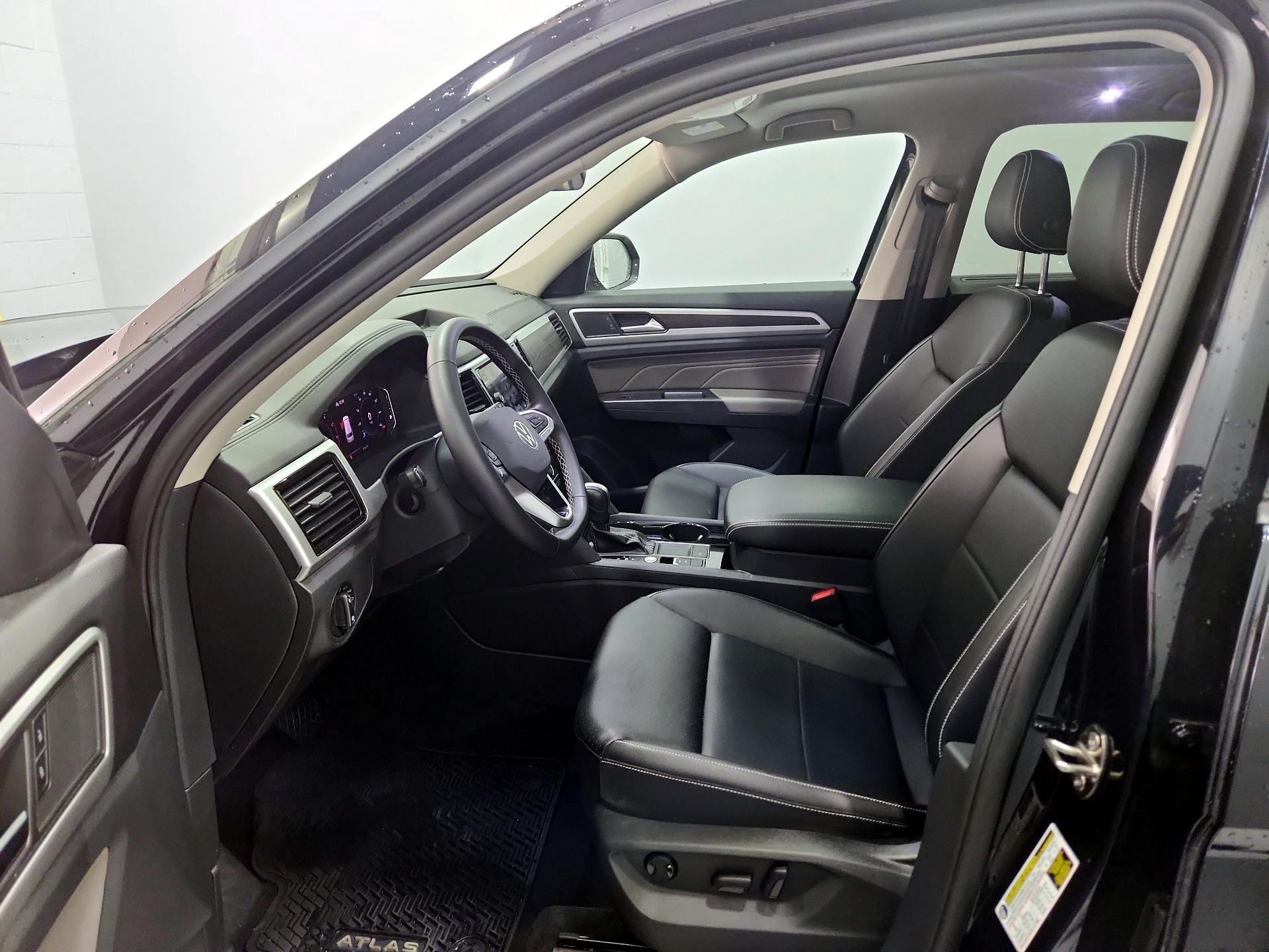 Thumbnail: 2023 Volkswagen Atlas - 11