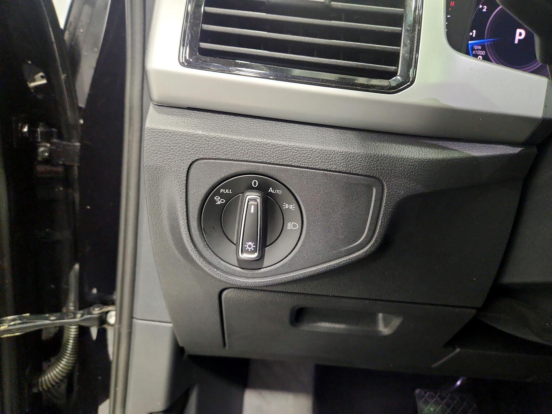 Thumbnail: 2023 Volkswagen Atlas - 13