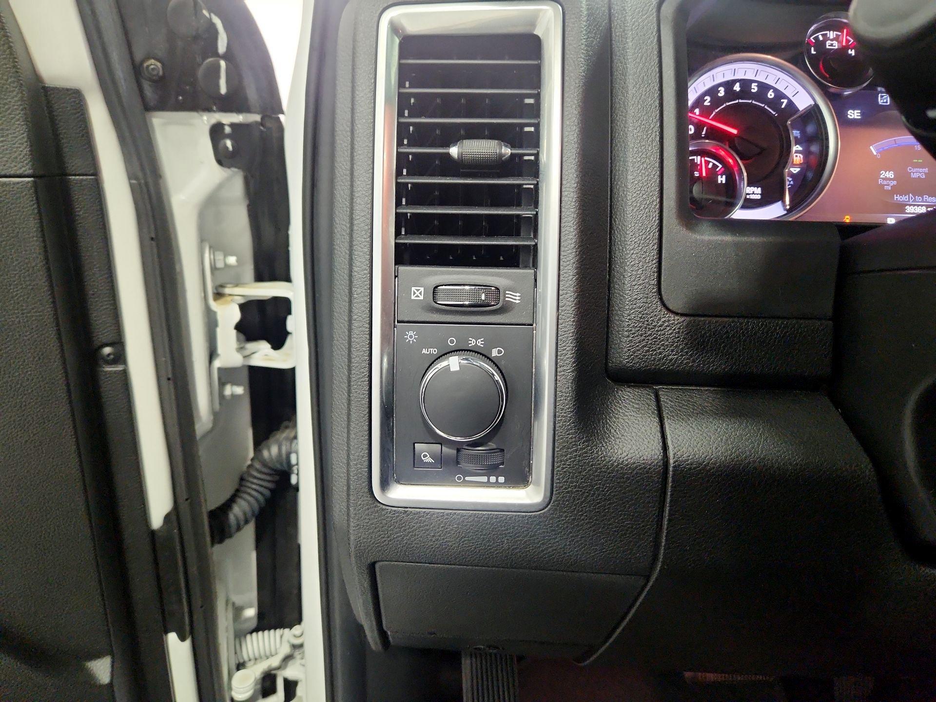 Thumbnail: 2023 RAM 1500 Classic - 13