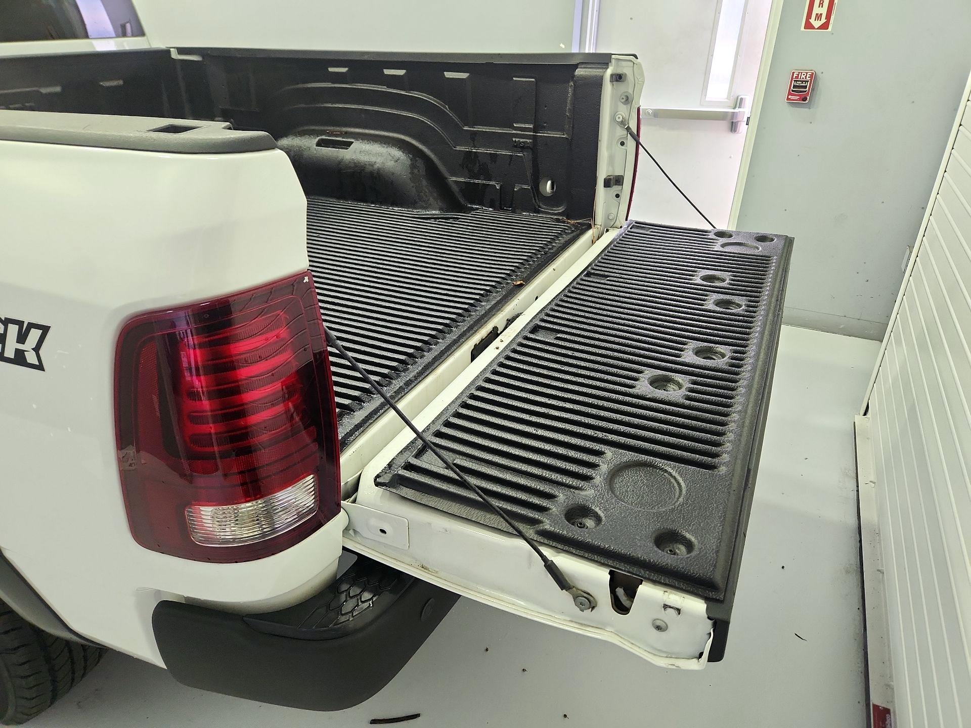 Thumbnail: 2023 RAM 1500 Classic - 19