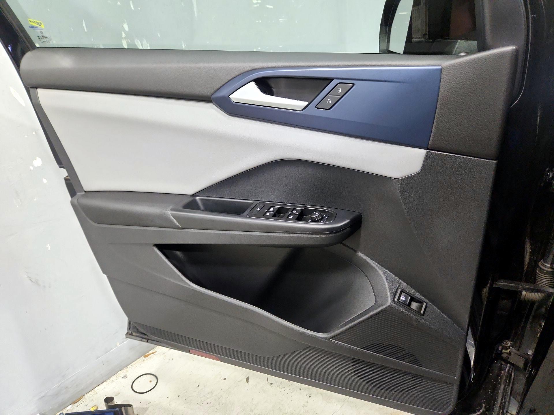 Thumbnail: 2023 Volkswagen Taos - 12