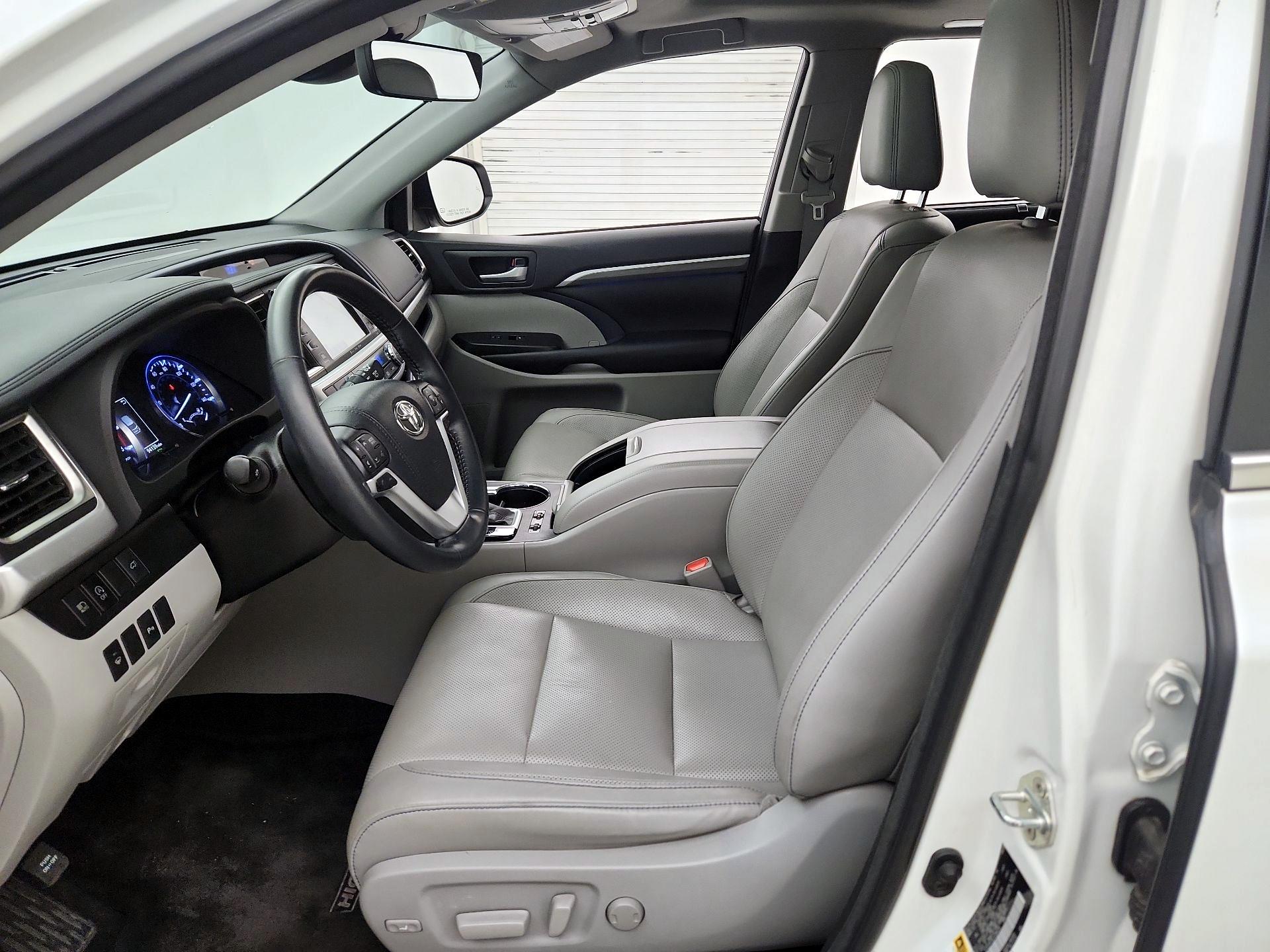 Thumbnail: 2018 Toyota Highlander - 11