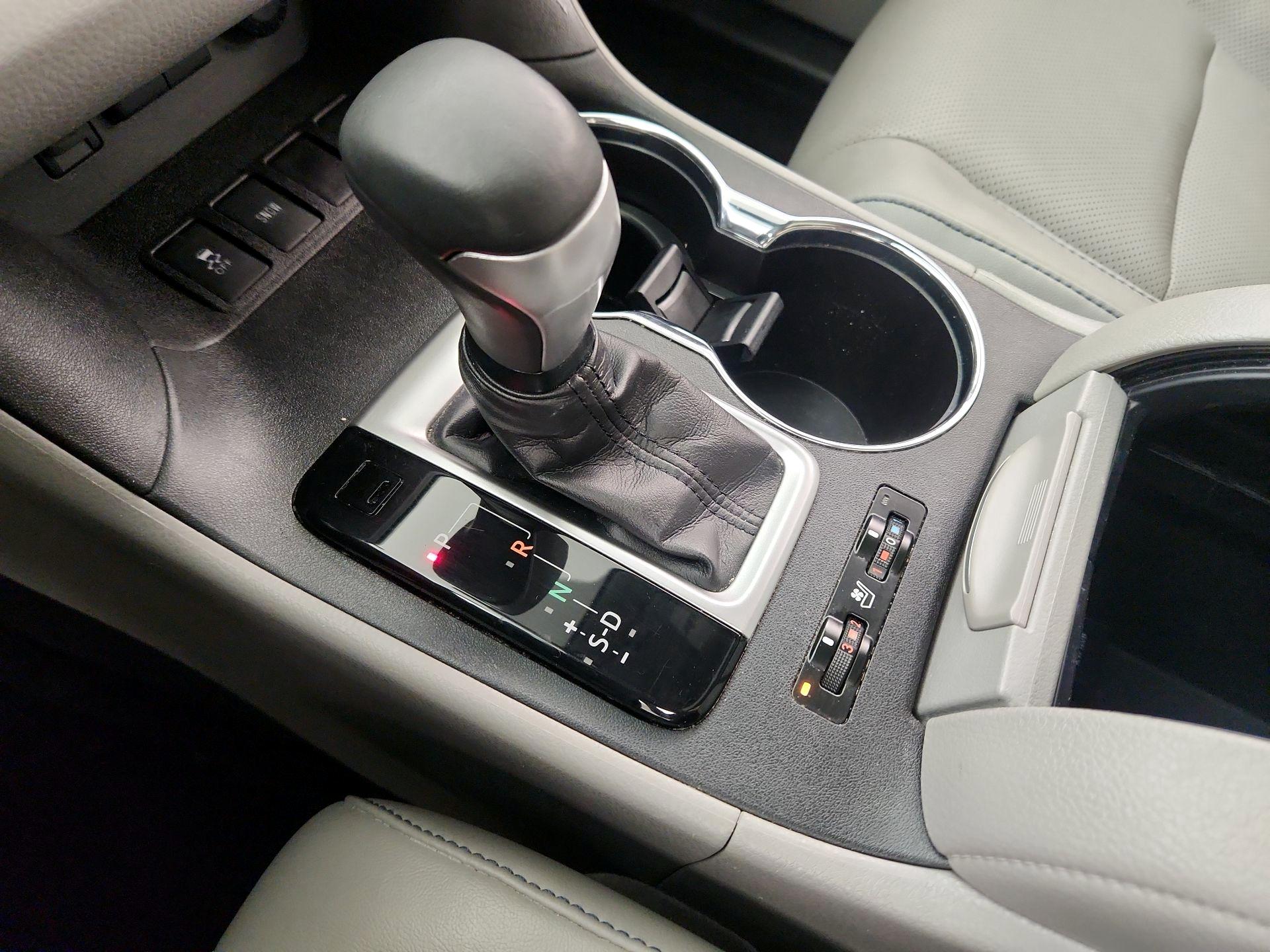 Thumbnail: 2018 Toyota Highlander - 18