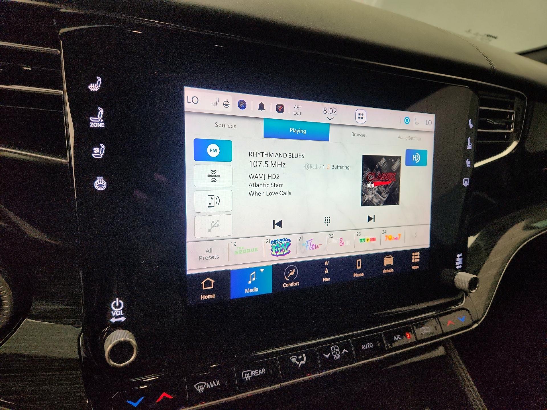 Thumbnail: 2022 Jeep Wagoneer - 16