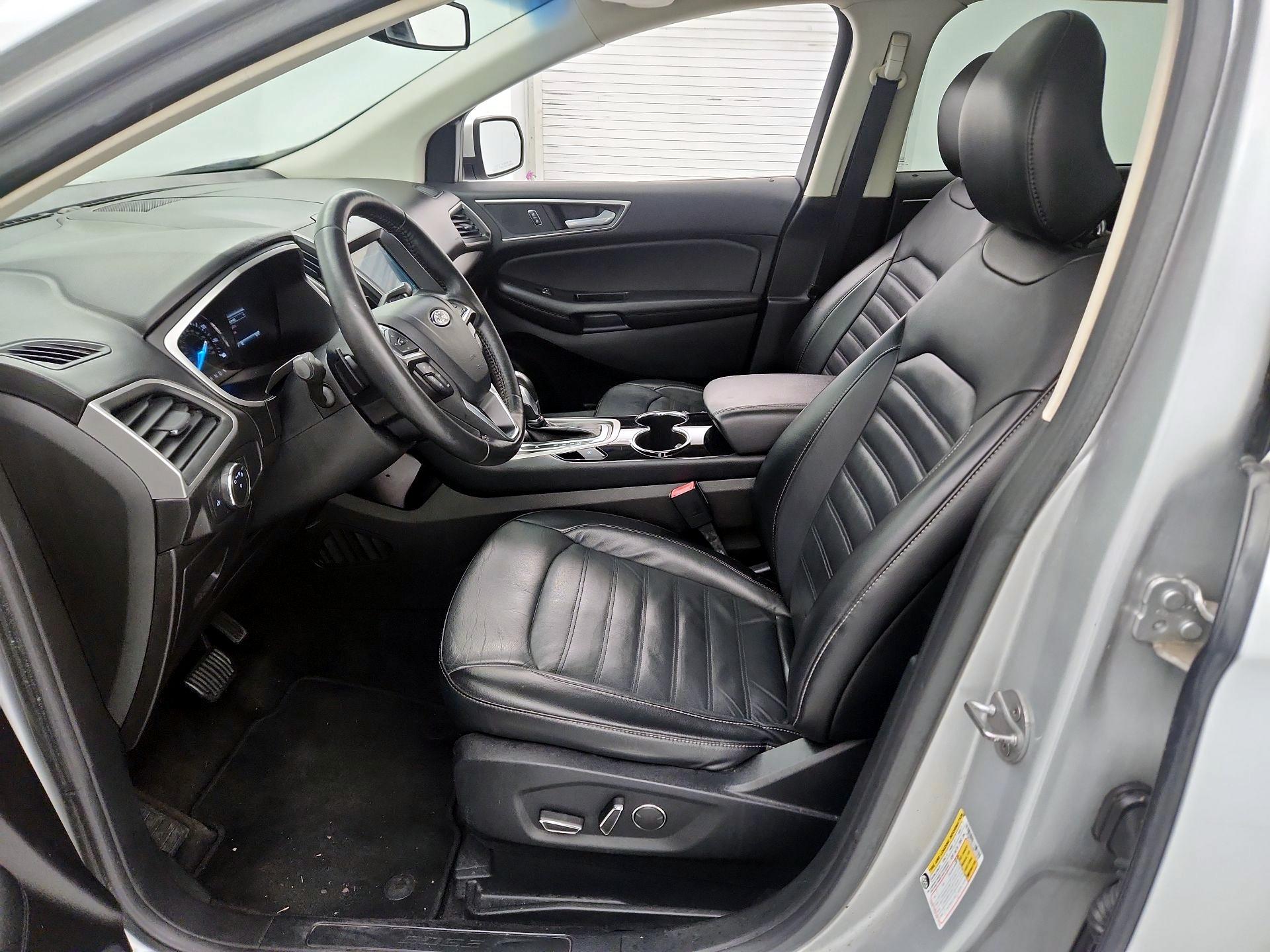 Thumbnail: 2017 Ford Edge - 11