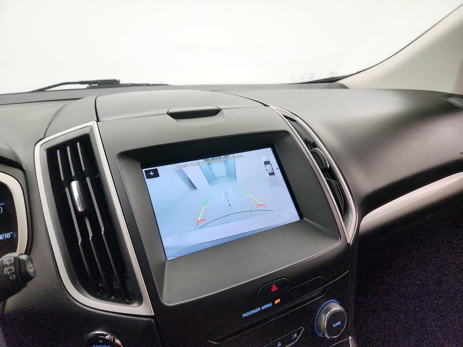 Thumbnail: 2017 Ford Edge - 15