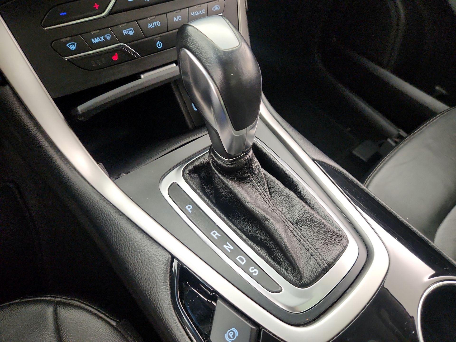 Thumbnail: 2017 Ford Edge - 18