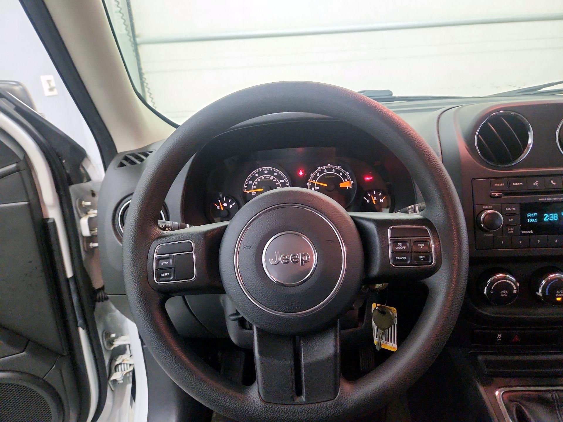 Thumbnail: 2017 Jeep Patriot - 10