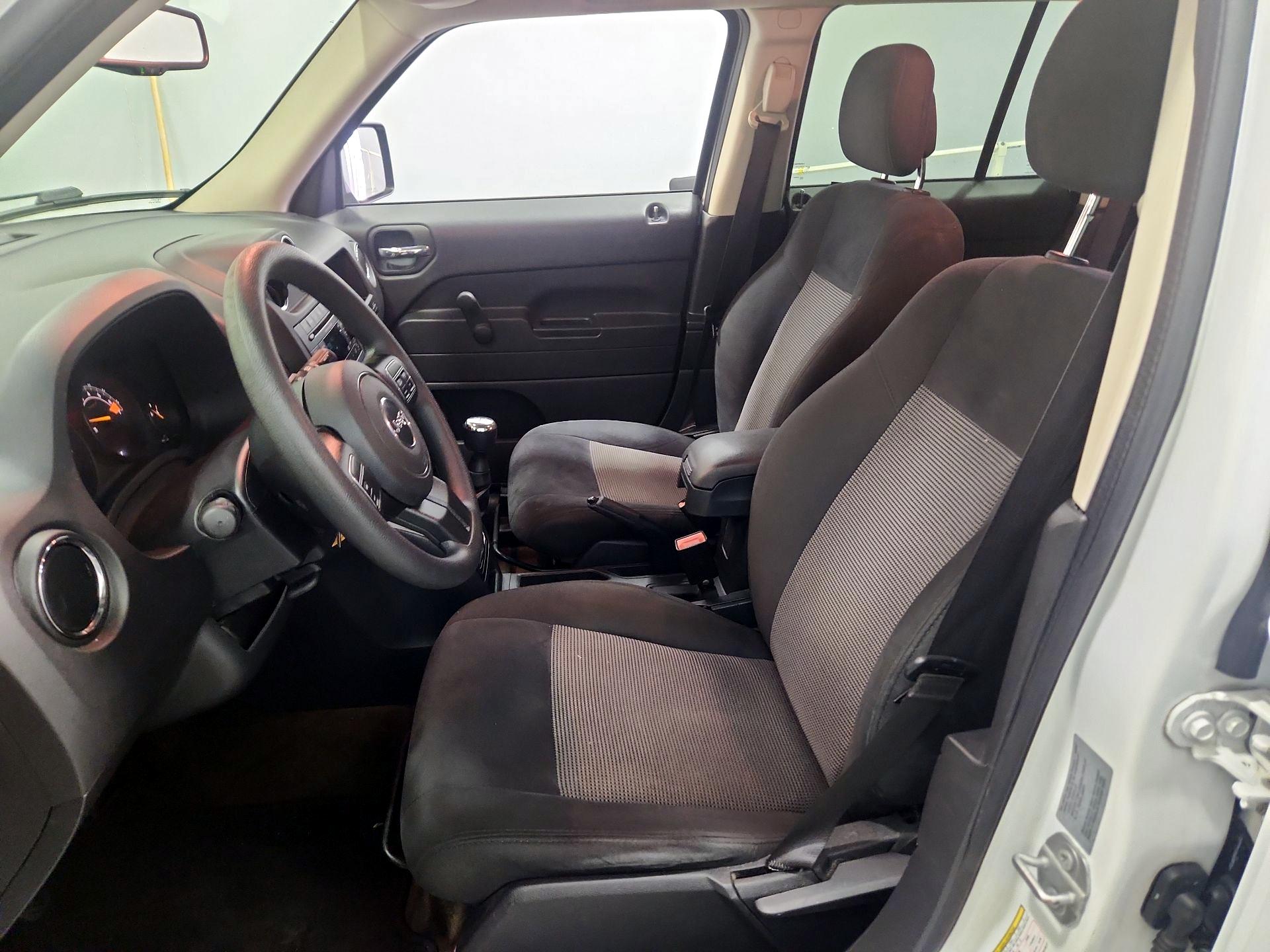 Thumbnail: 2017 Jeep Patriot - 11