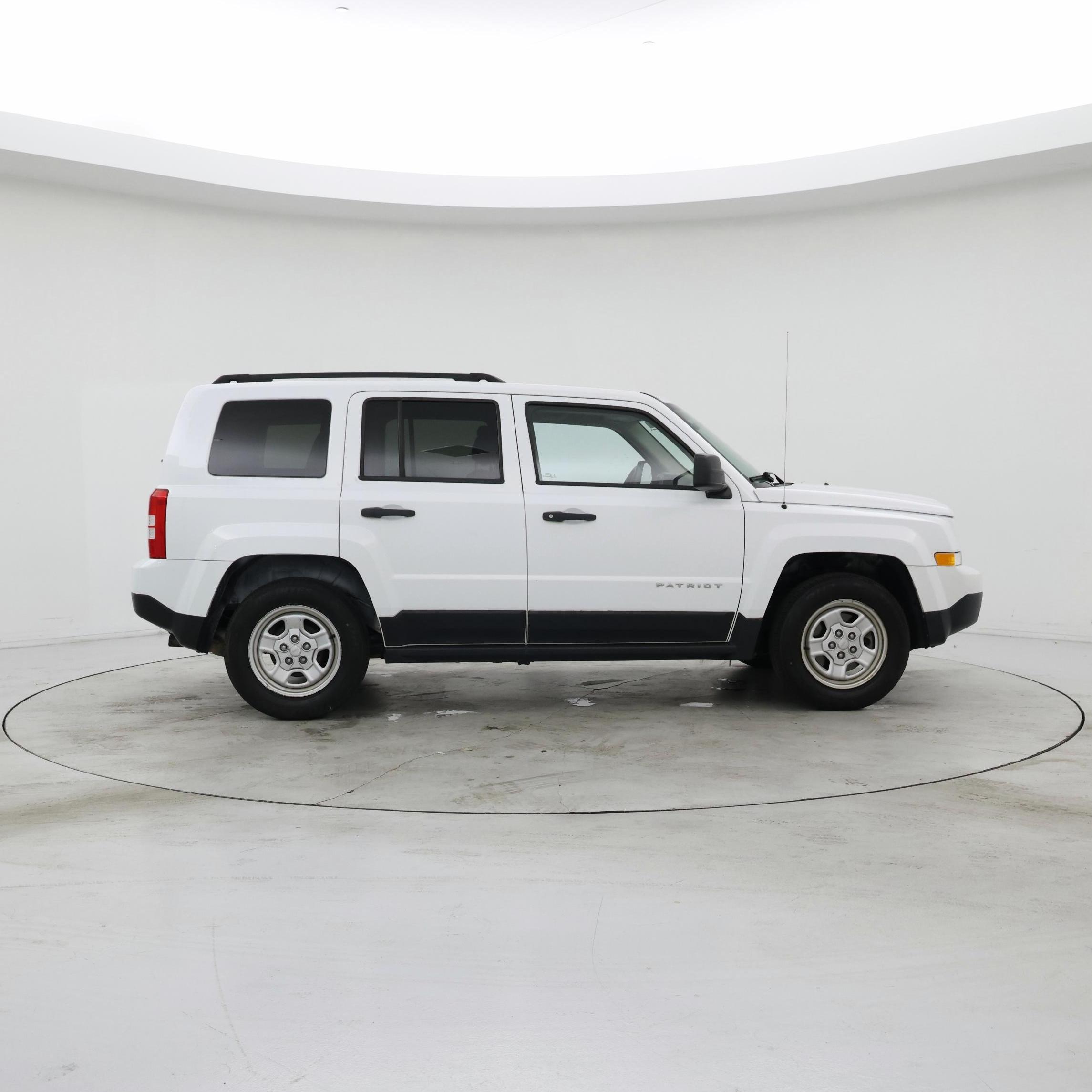 Thumbnail: 2017 Jeep Patriot - 7