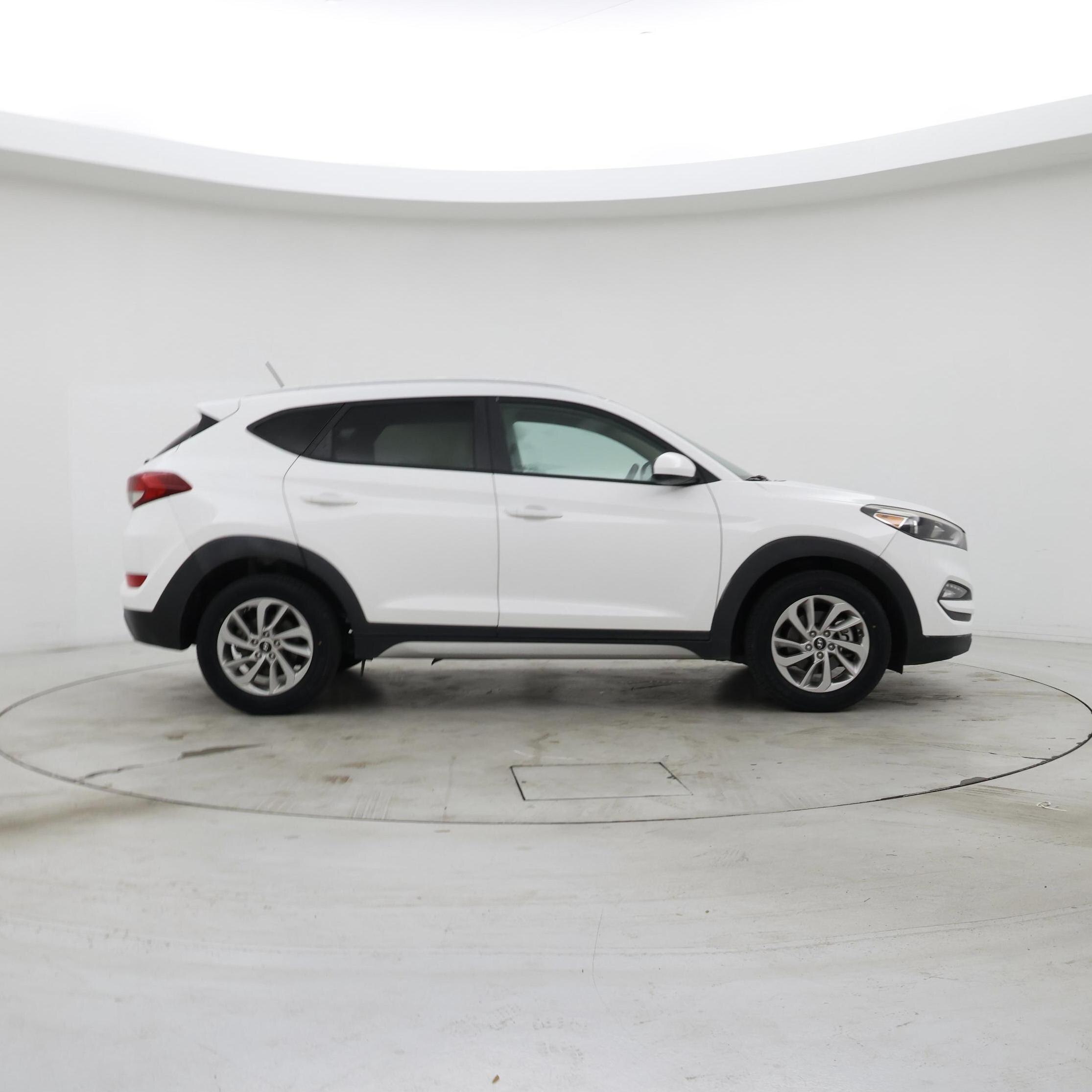 Thumbnail: 2017 Hyundai Tucson - 7