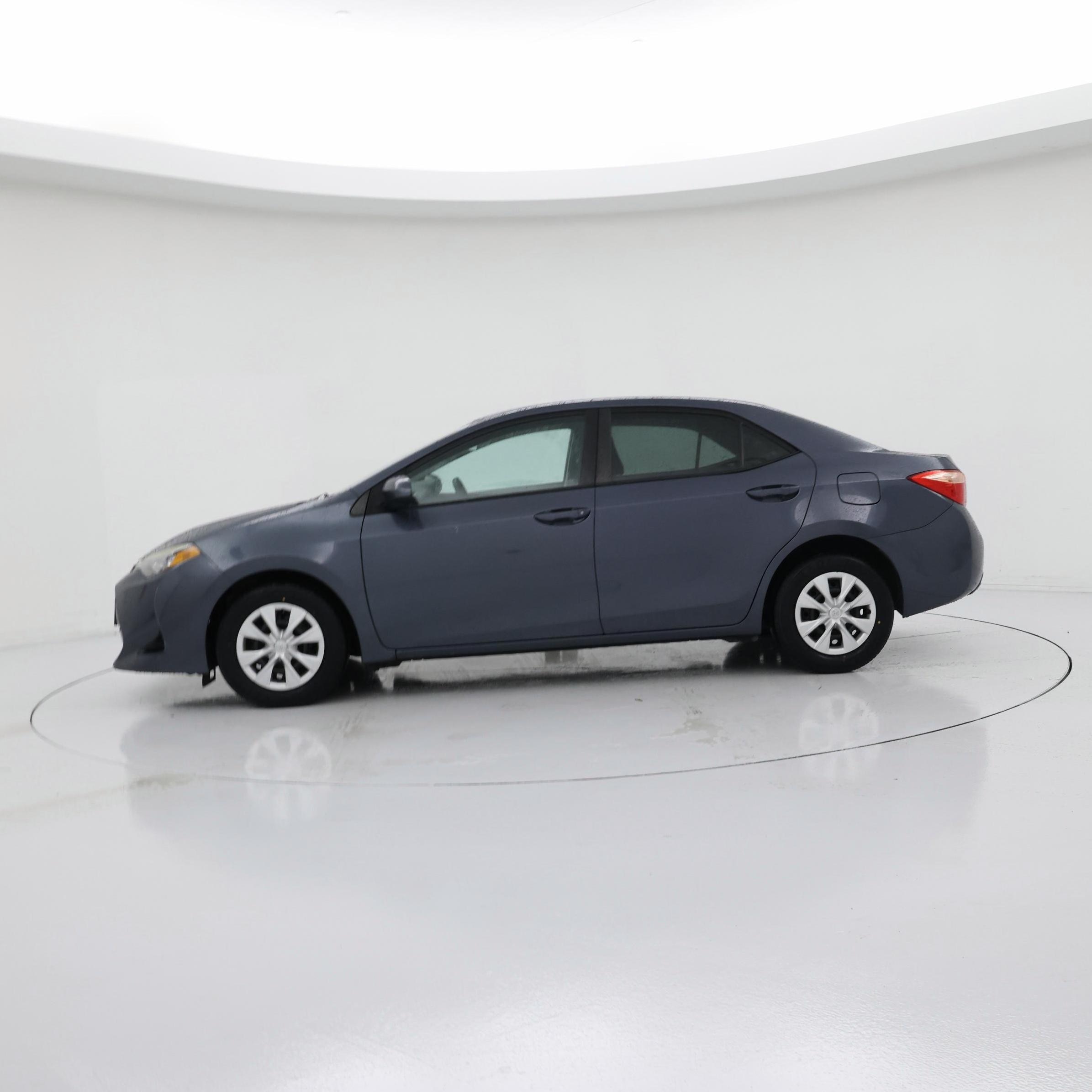 Thumbnail: 2017 Toyota Corolla - 3