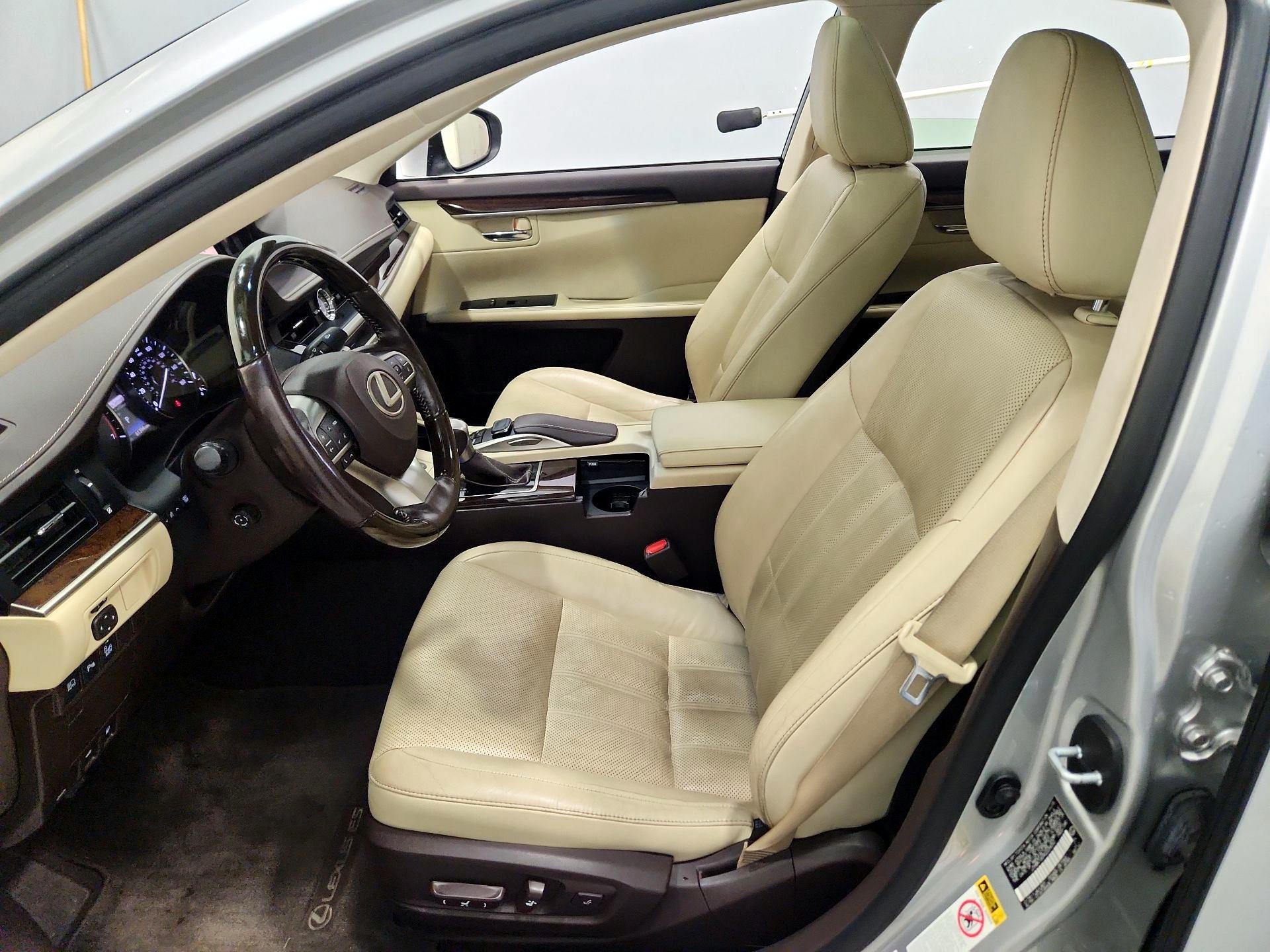 Thumbnail: 2016 Lexus ES - 11