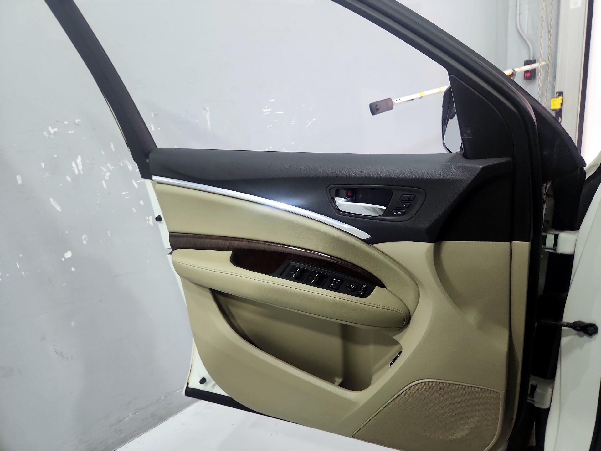 Thumbnail: 2017 Acura MDX - 12