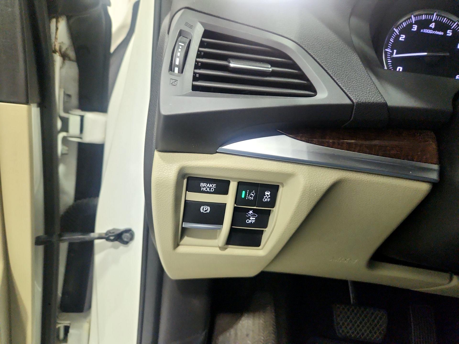 Thumbnail: 2017 Acura MDX - 13