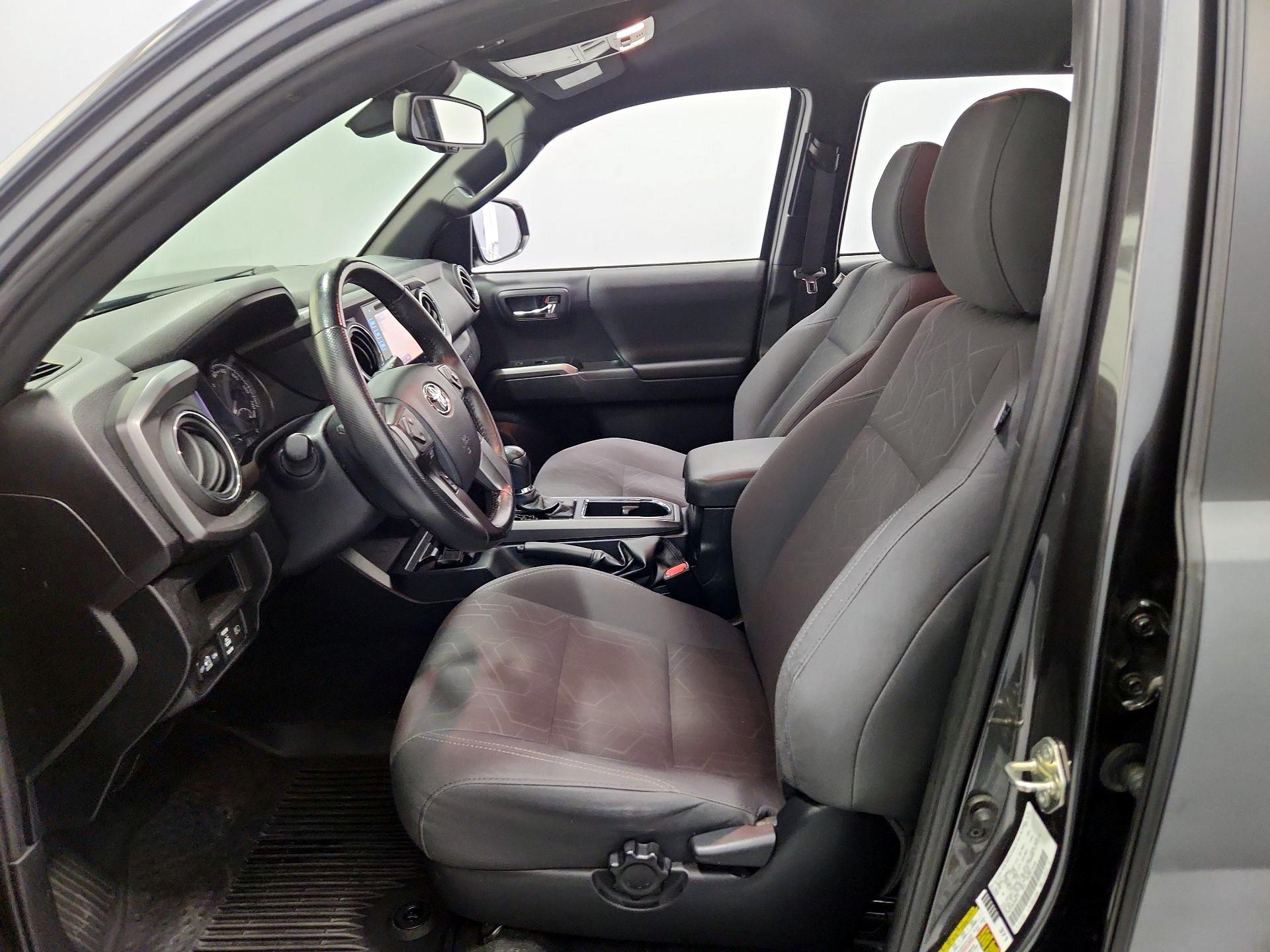 Thumbnail: 2019 Toyota Tacoma - 11