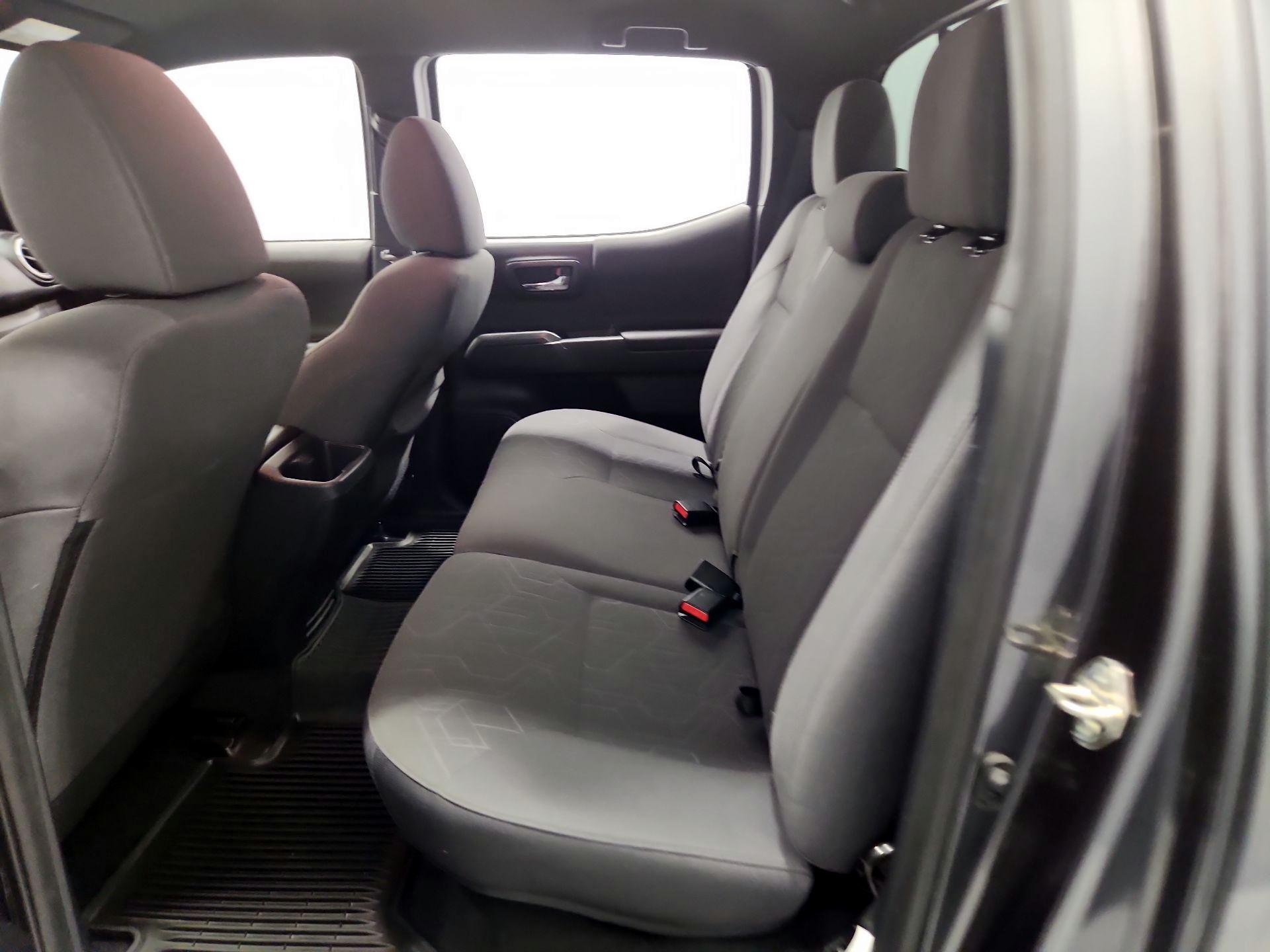 Thumbnail: 2019 Toyota Tacoma - 20