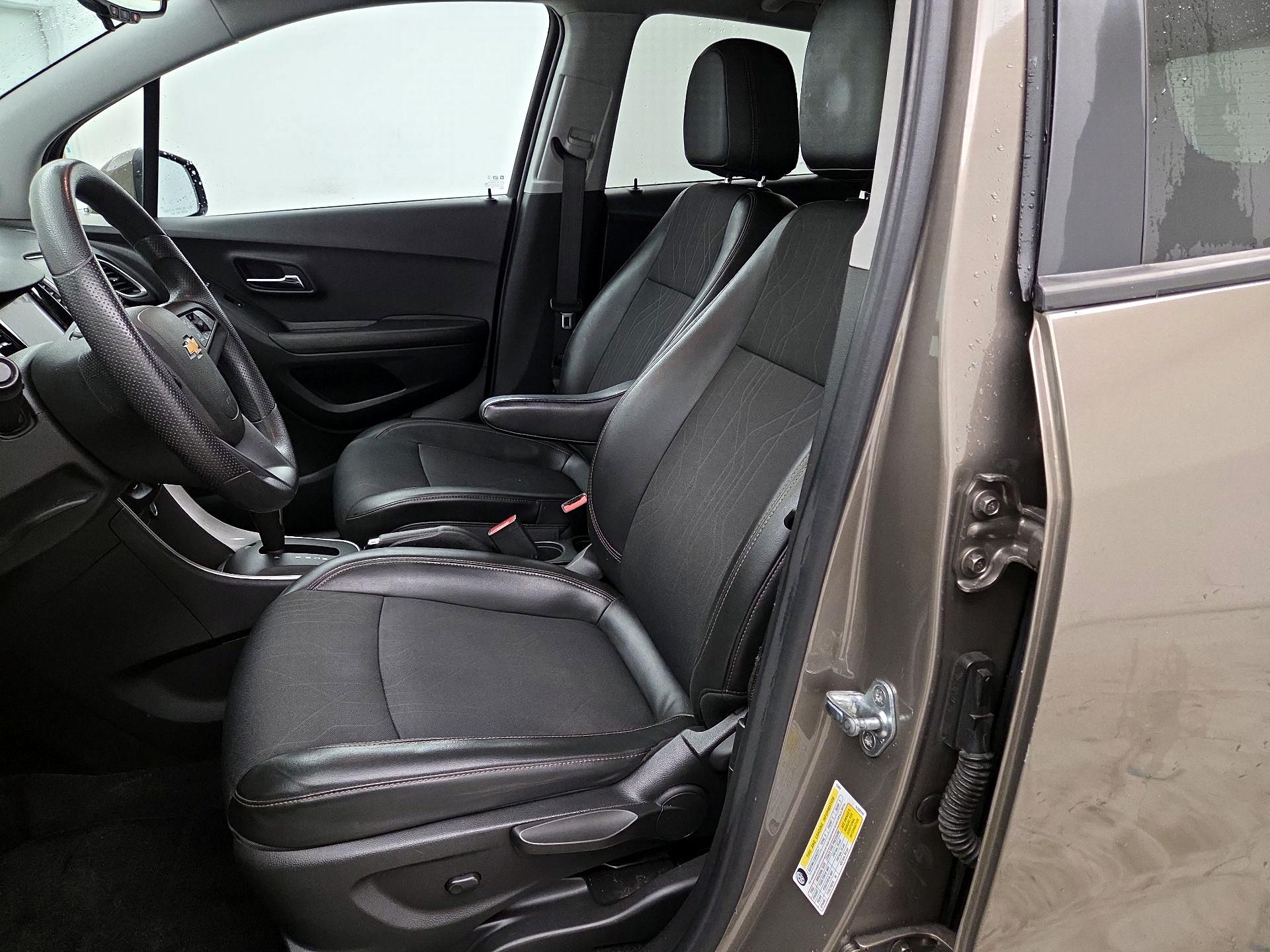 Thumbnail: 2021 Chevrolet Trax - 11