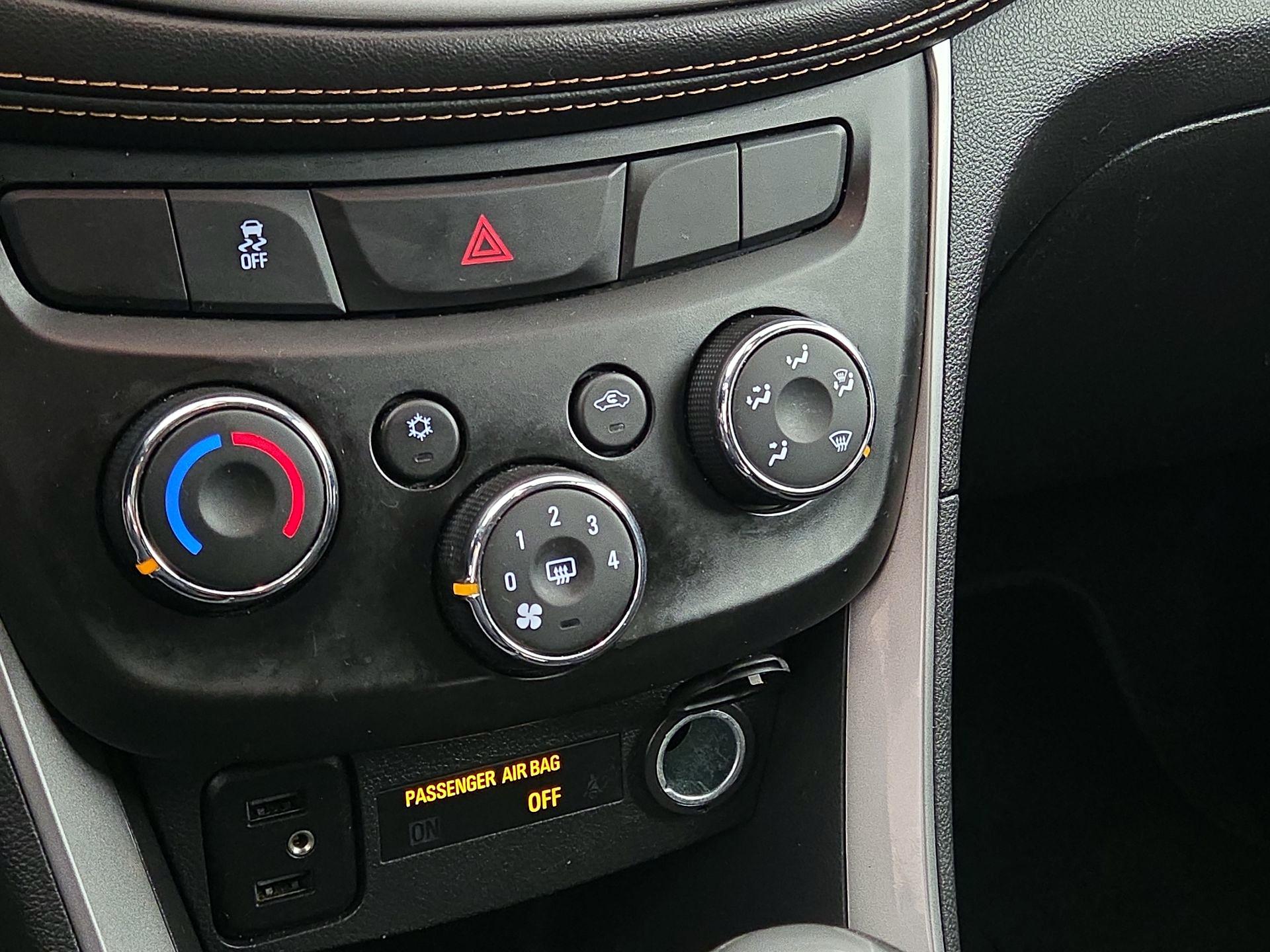 Thumbnail: 2021 Chevrolet Trax - 16