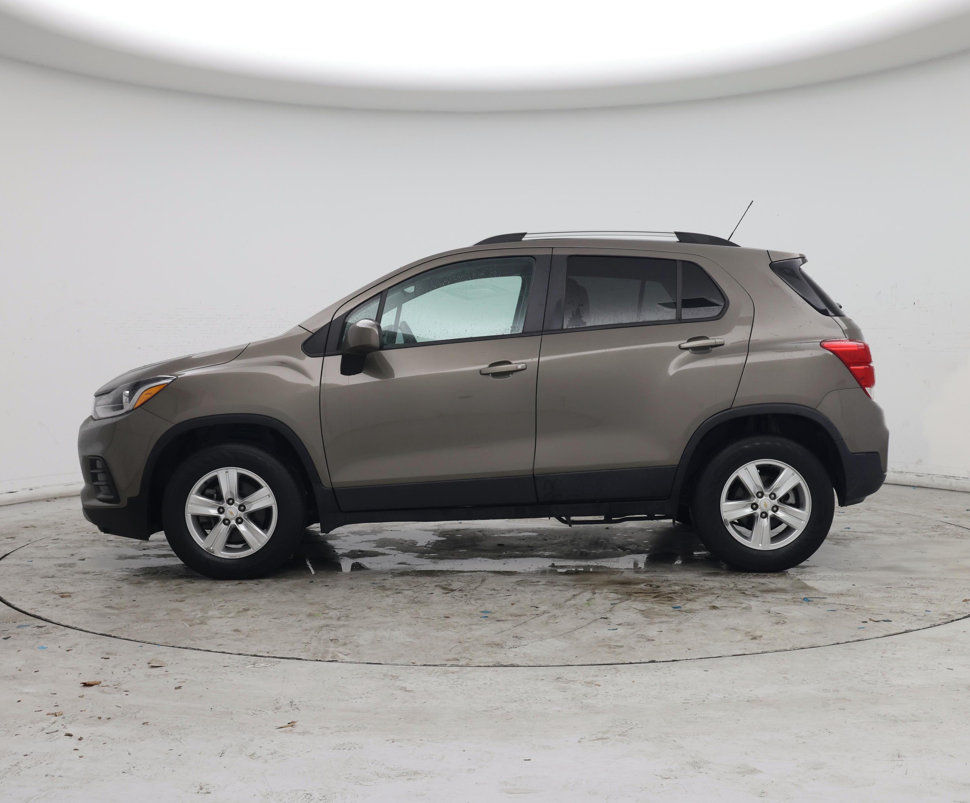 Thumbnail: 2021 Chevrolet Trax - 3