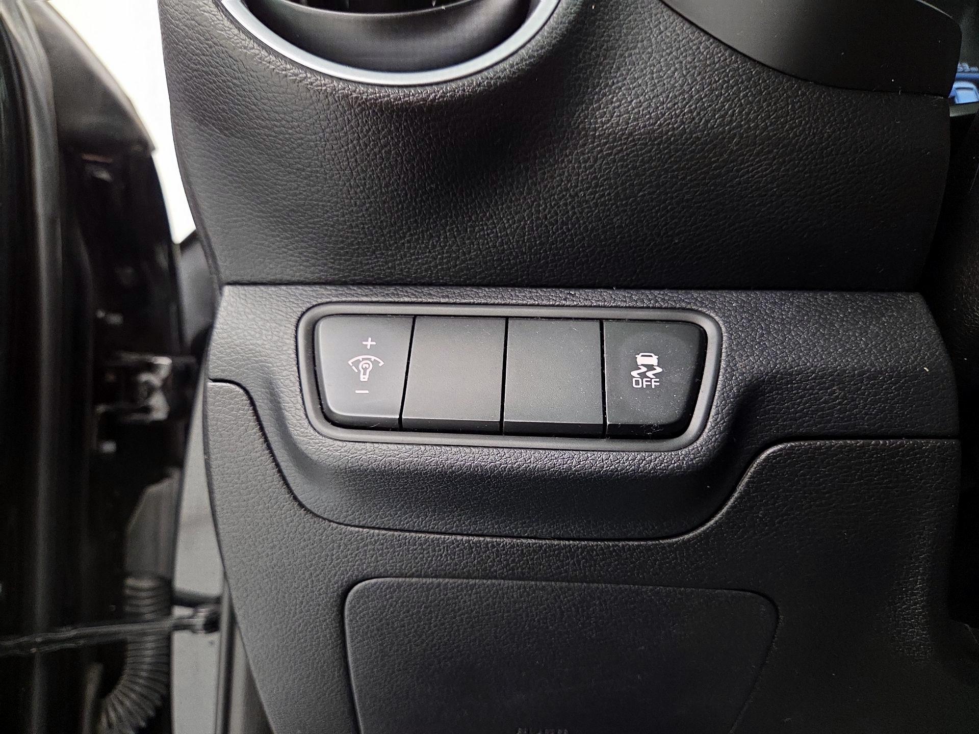 Thumbnail: 2023 Kia Forte - 13