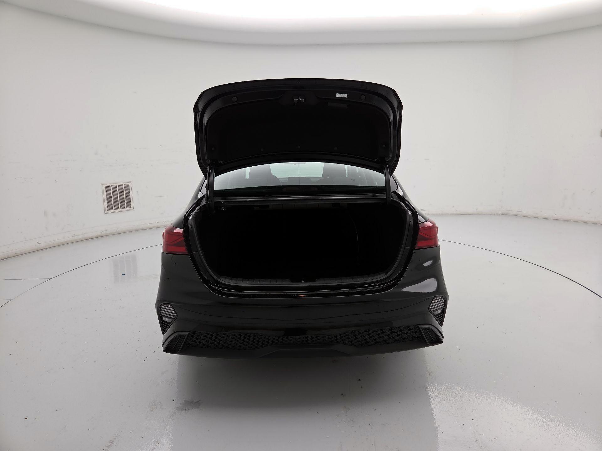 Thumbnail: 2023 Kia Forte - 20