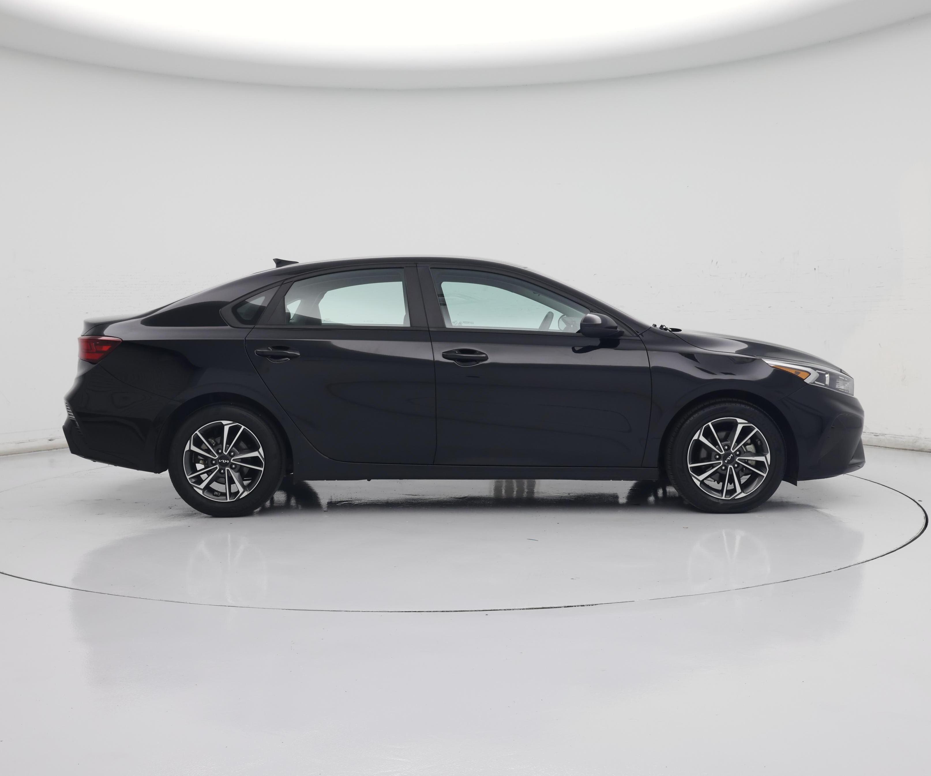 Thumbnail: 2023 Kia Forte - 7