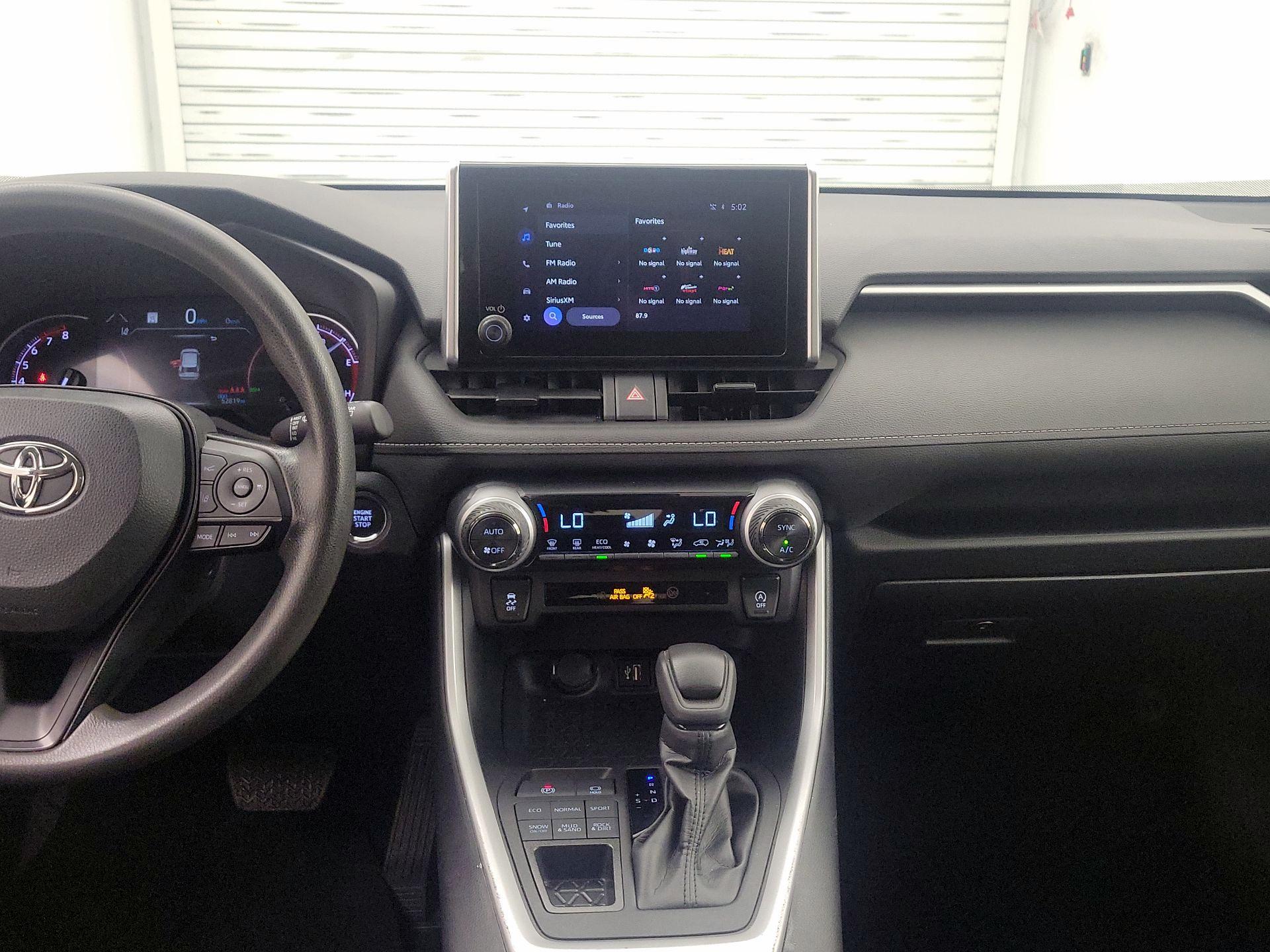 Thumbnail: 2024 Toyota RAV4 - 9