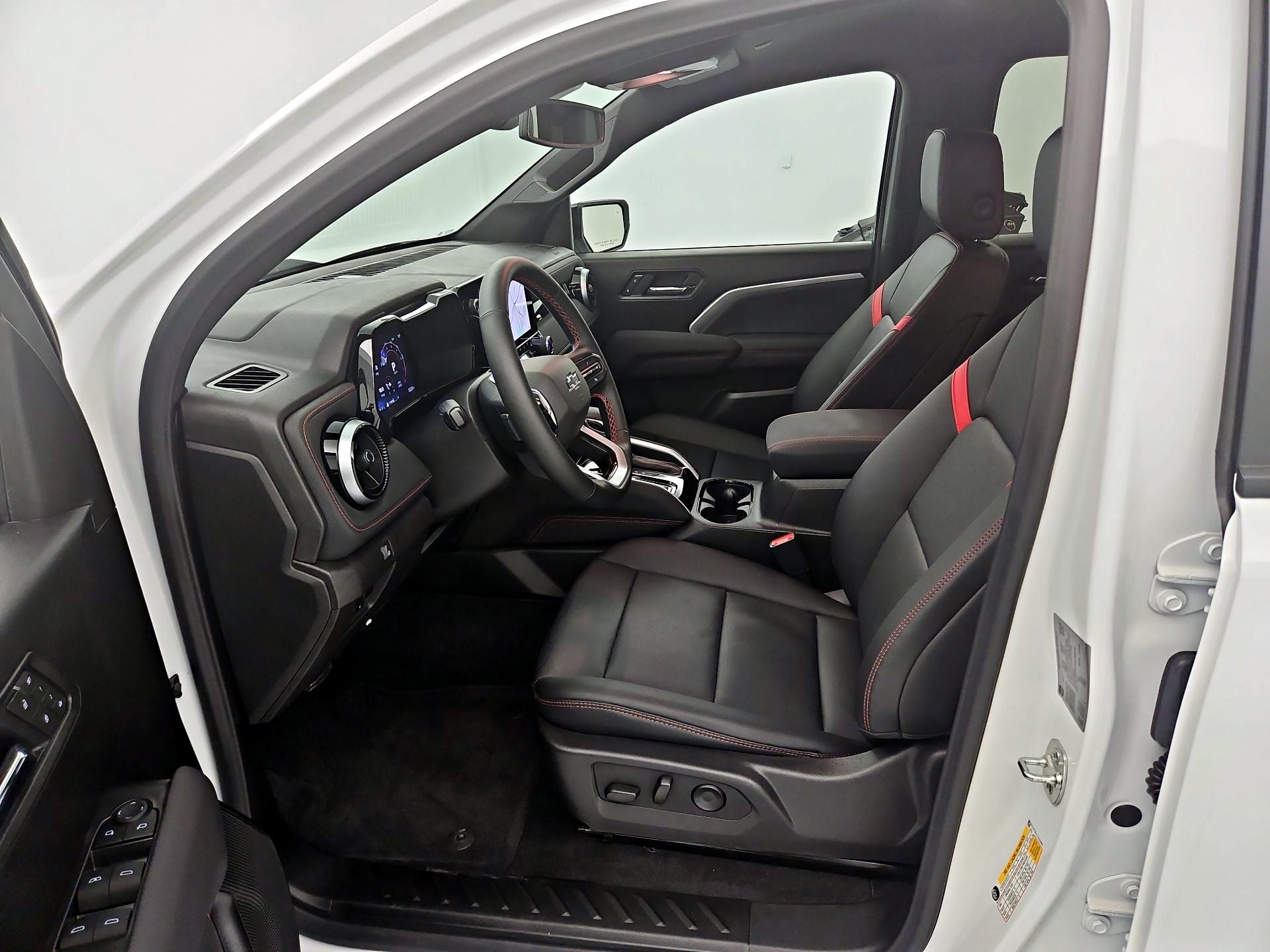 Thumbnail: 2025 Chevrolet Colorado - 11