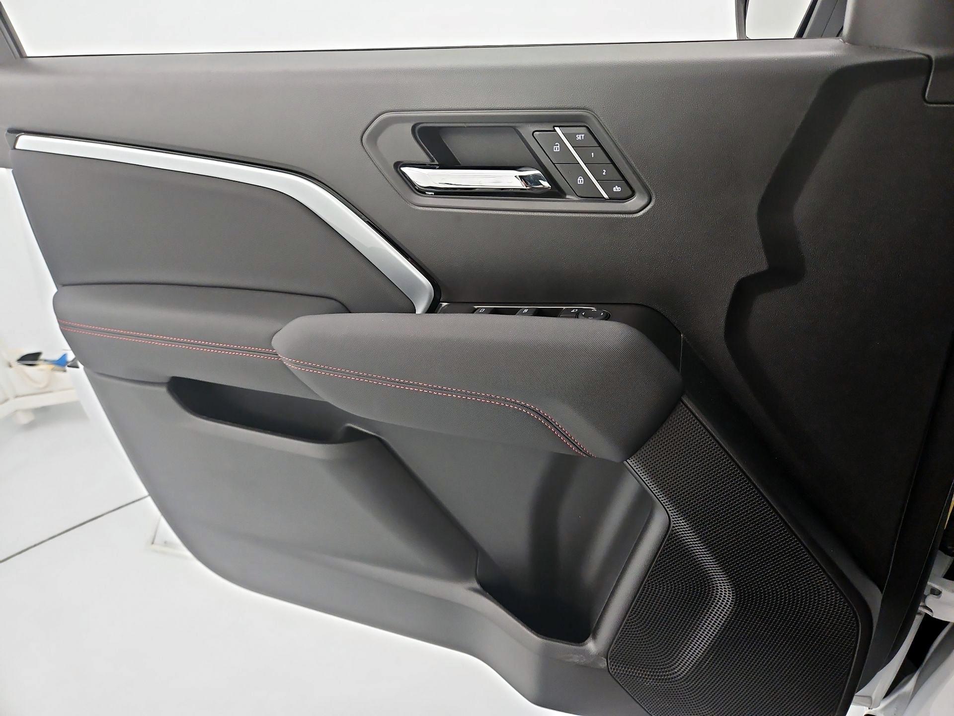 Thumbnail: 2025 Chevrolet Colorado - 12