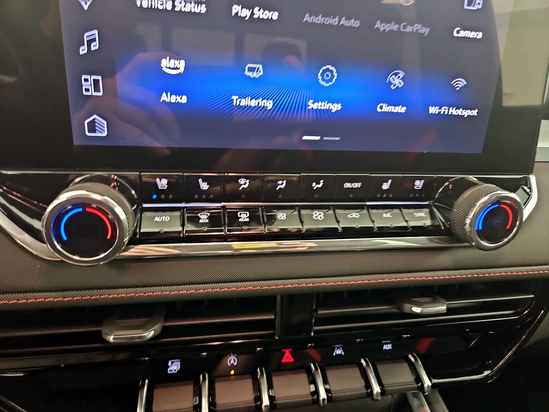 Thumbnail: 2025 Chevrolet Colorado - 17