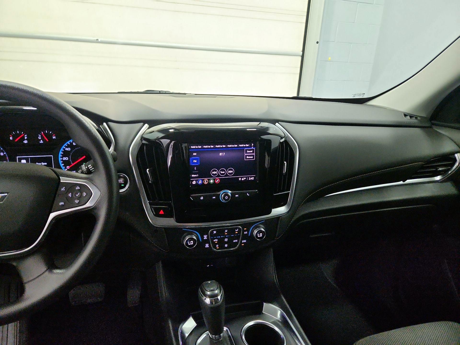 Thumbnail: 2020 Chevrolet Traverse - 9