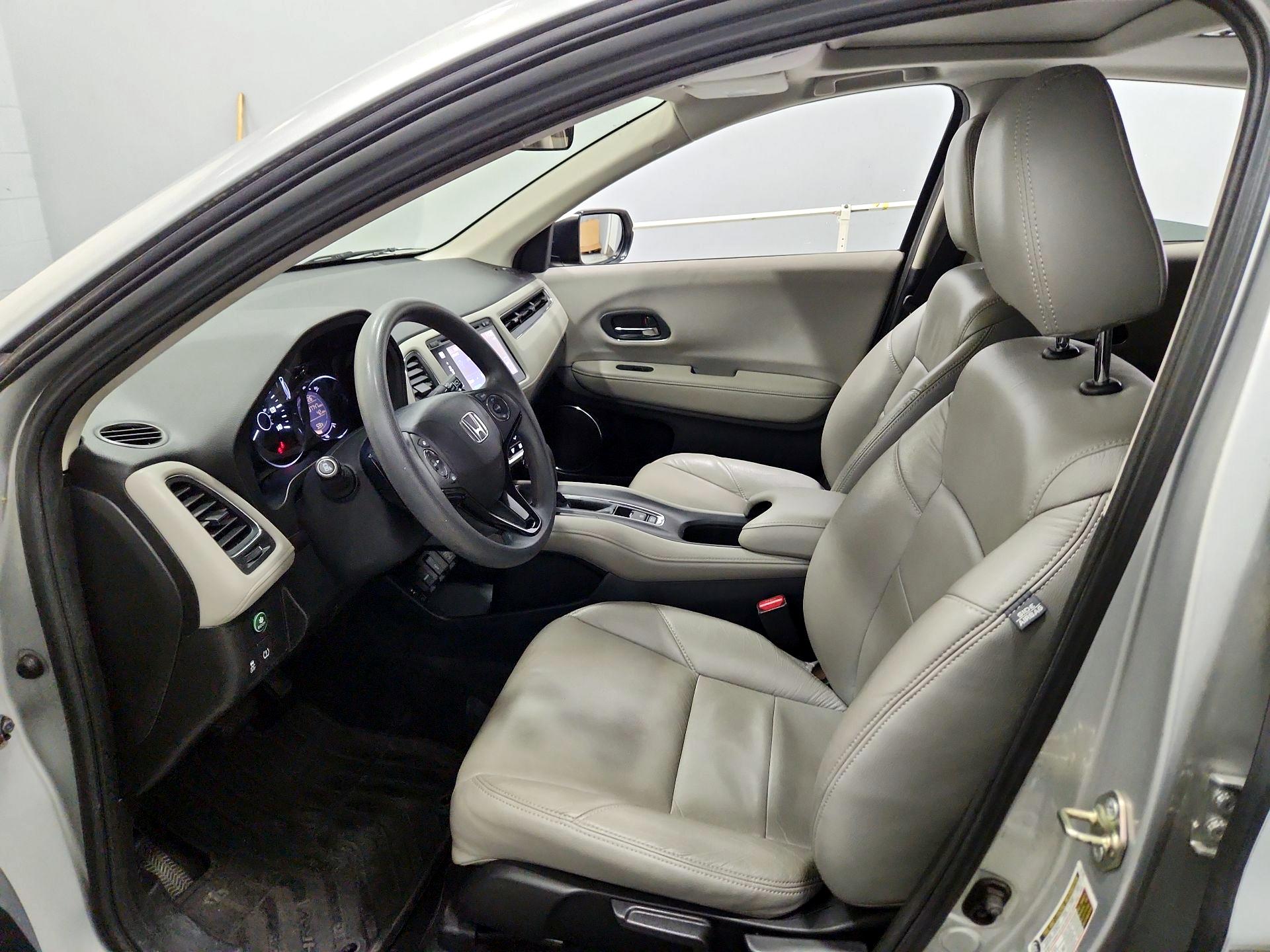 Thumbnail: 2016 Honda HR-V - 11