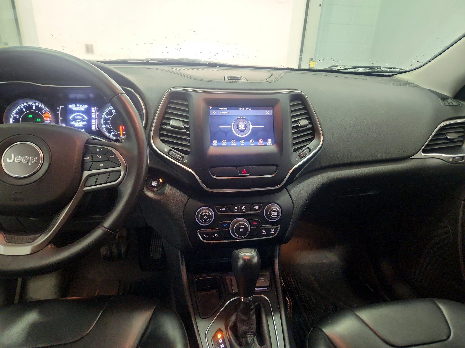 Thumbnail: 2019 Jeep Cherokee - 9