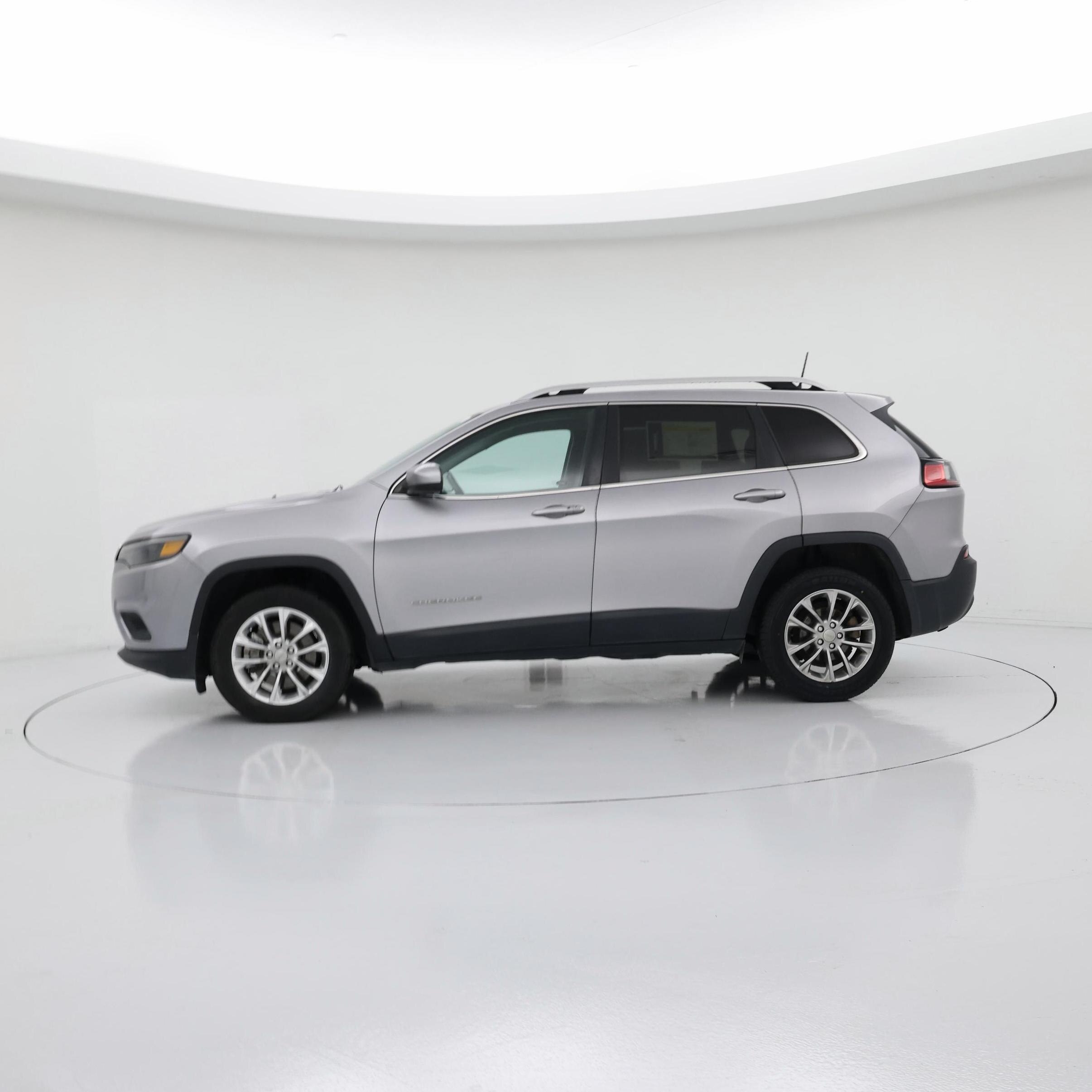 Thumbnail: 2019 Jeep Cherokee - 3