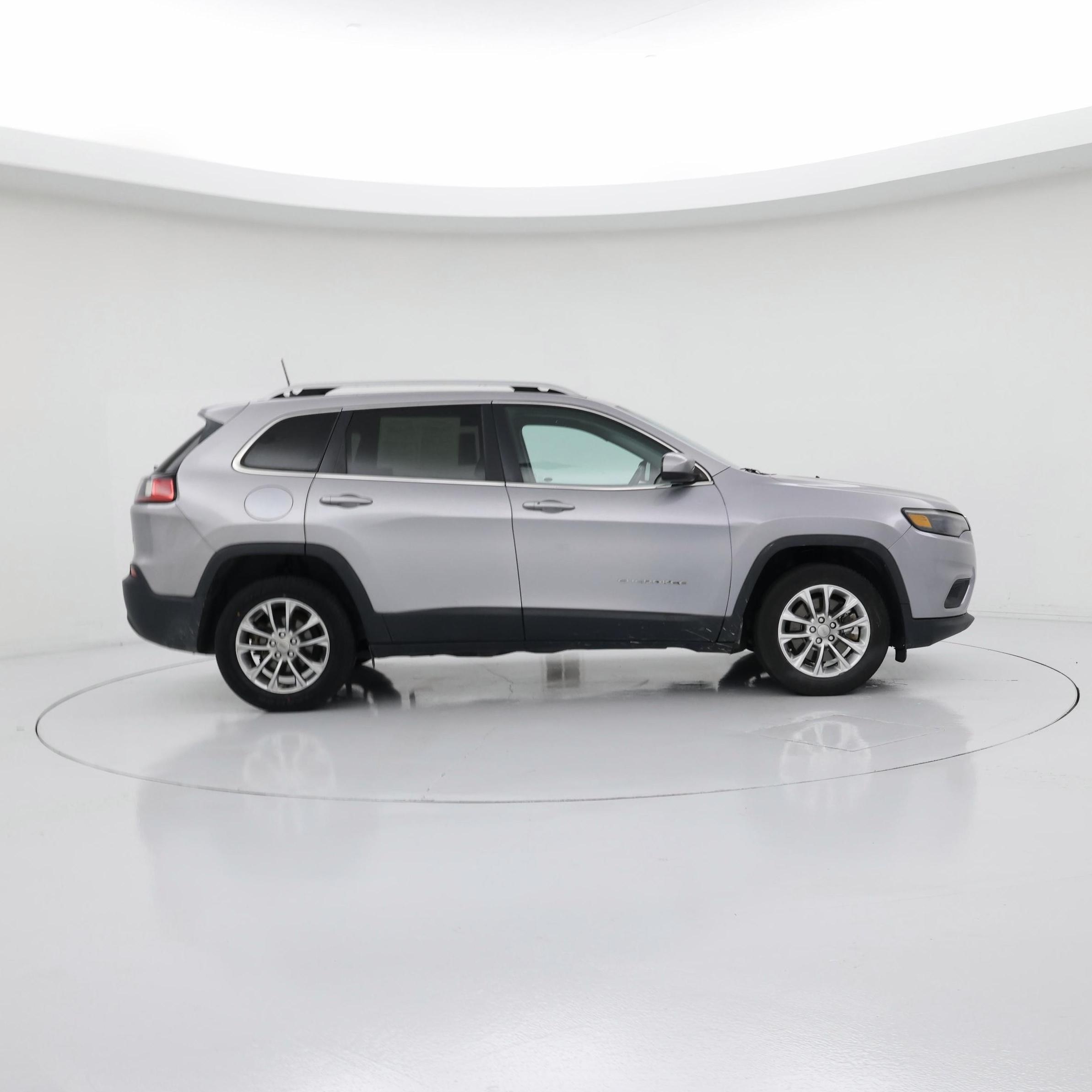 Thumbnail: 2019 Jeep Cherokee - 7