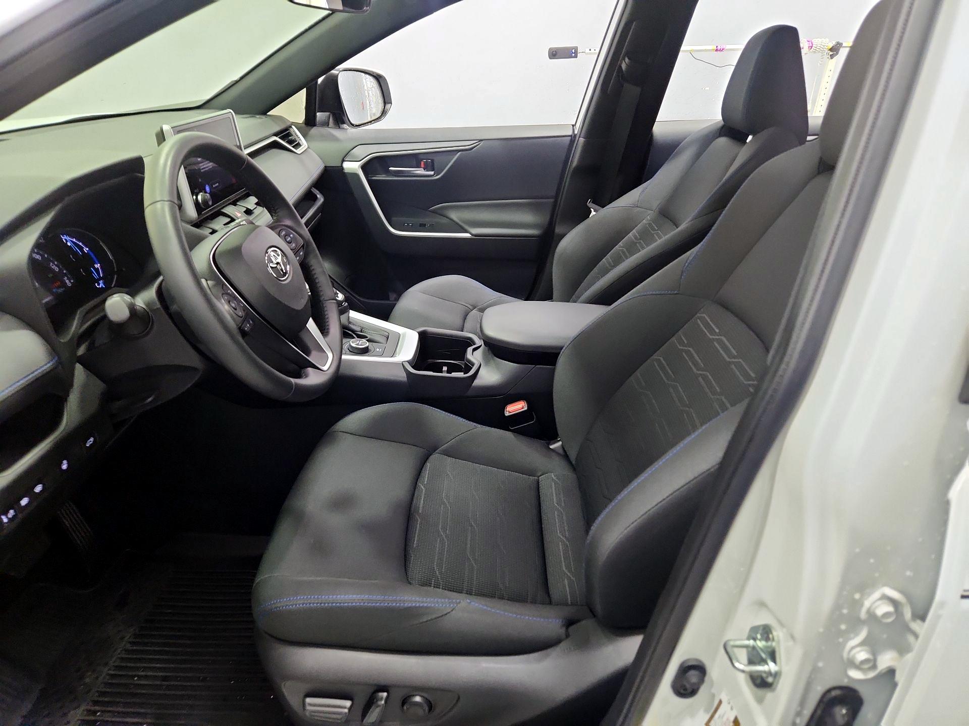 Thumbnail: 2023 Toyota RAV4 - 11