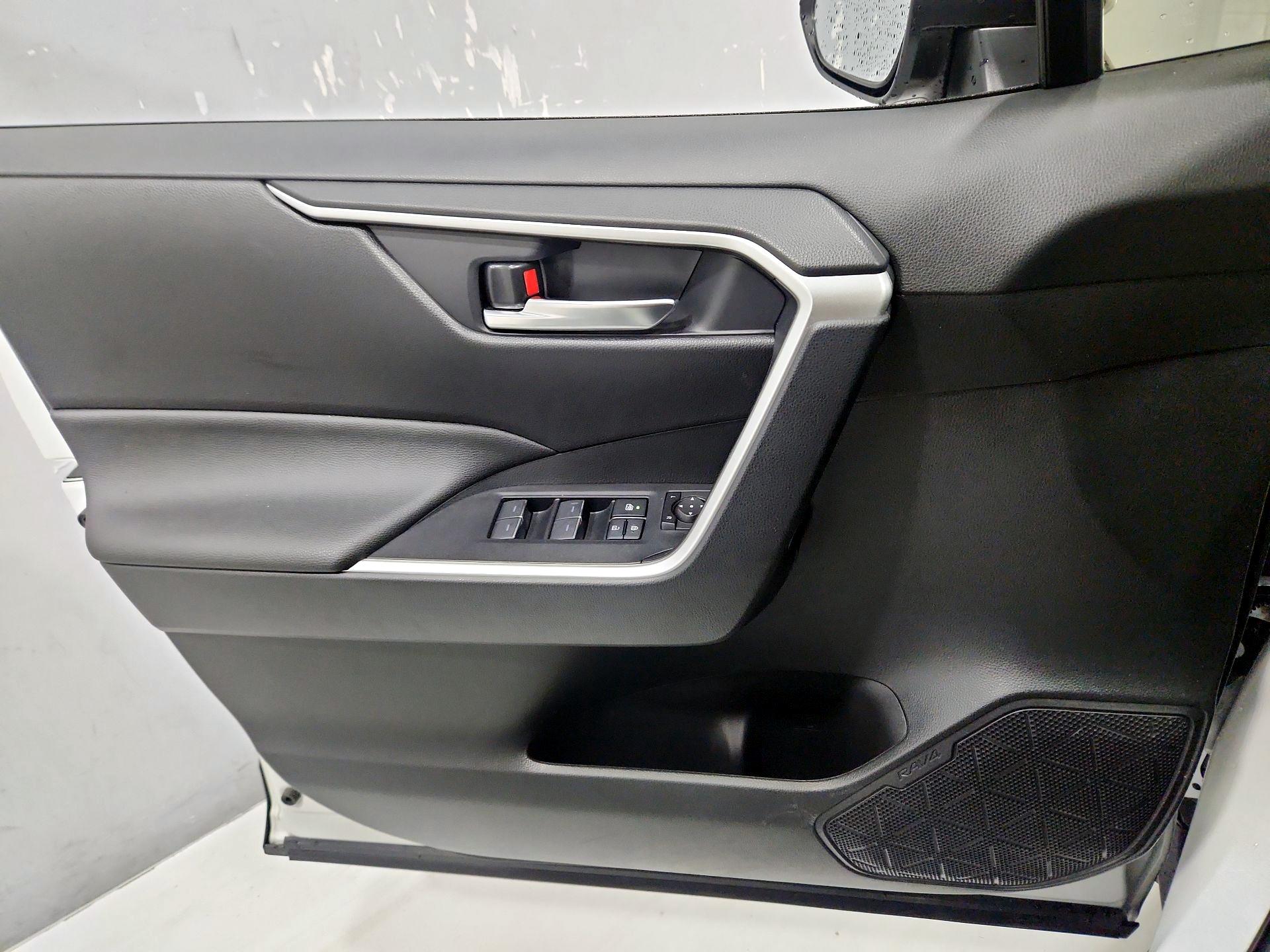 Thumbnail: 2023 Toyota RAV4 - 12