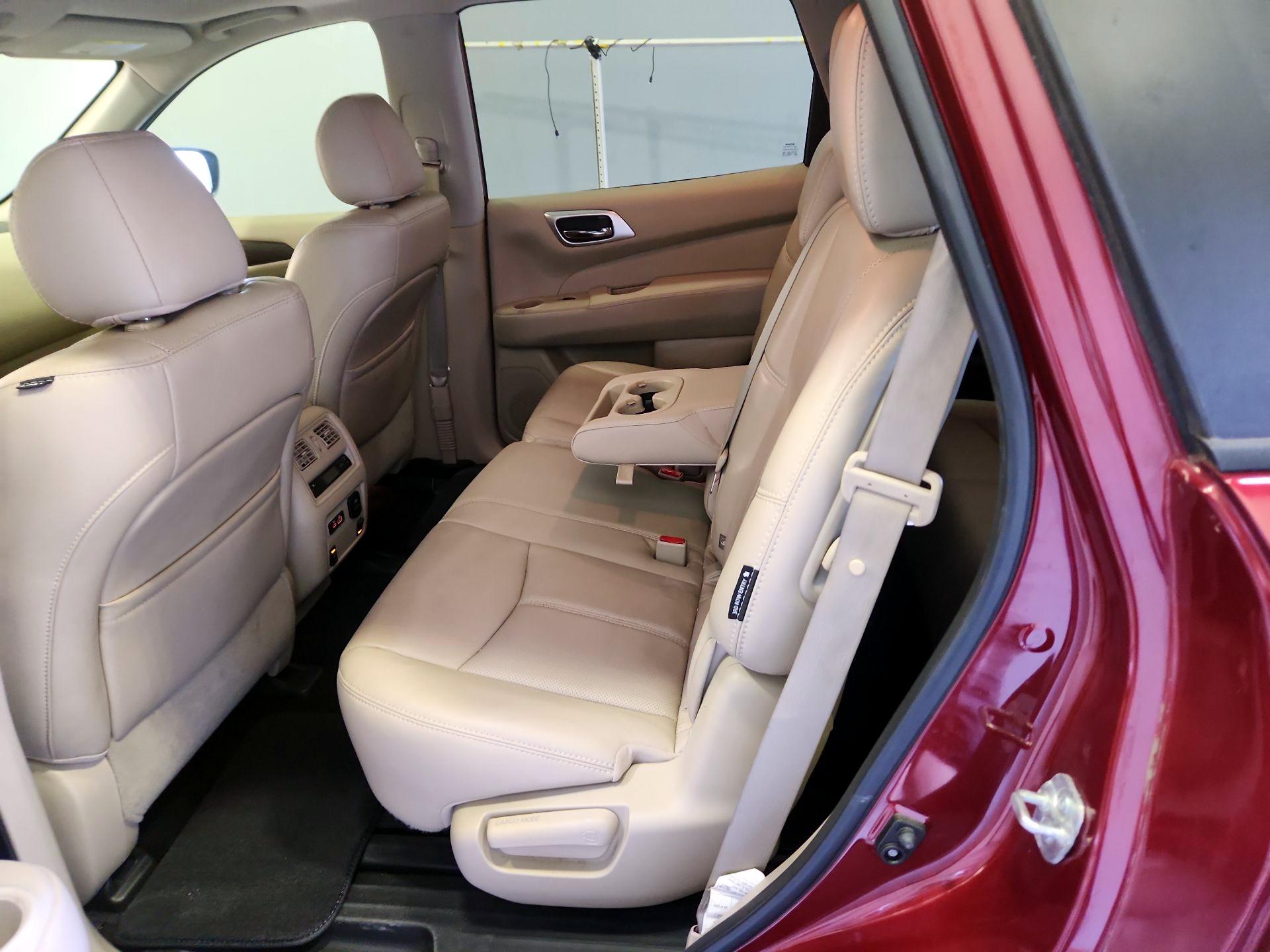 Thumbnail: 2020 Nissan Pathfinder - 18