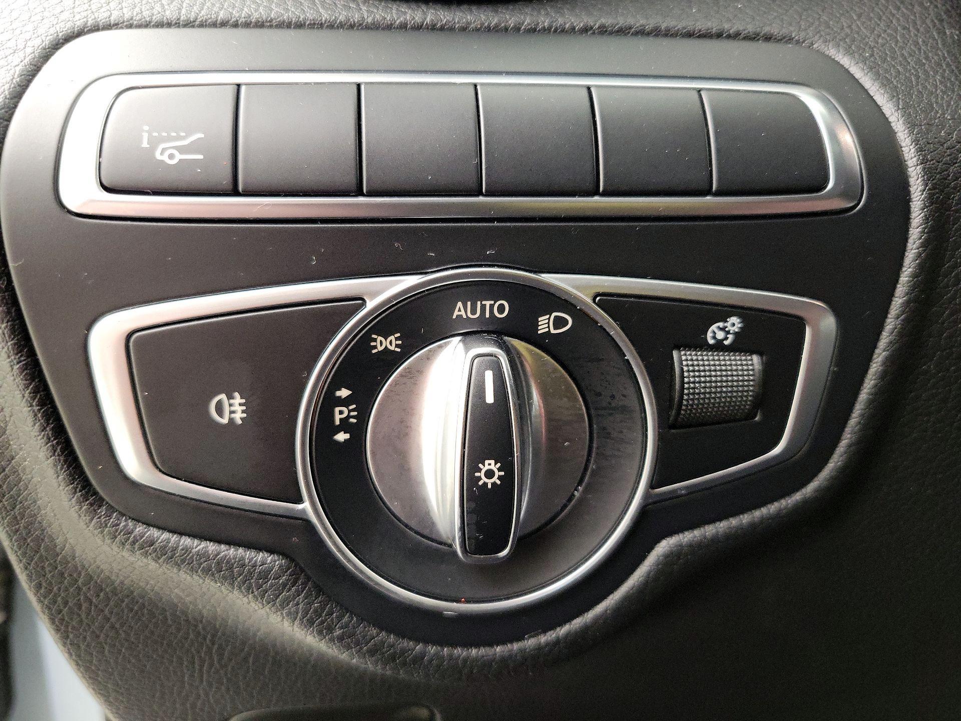 Thumbnail: 2018 Mercedes-Benz GLC - 13