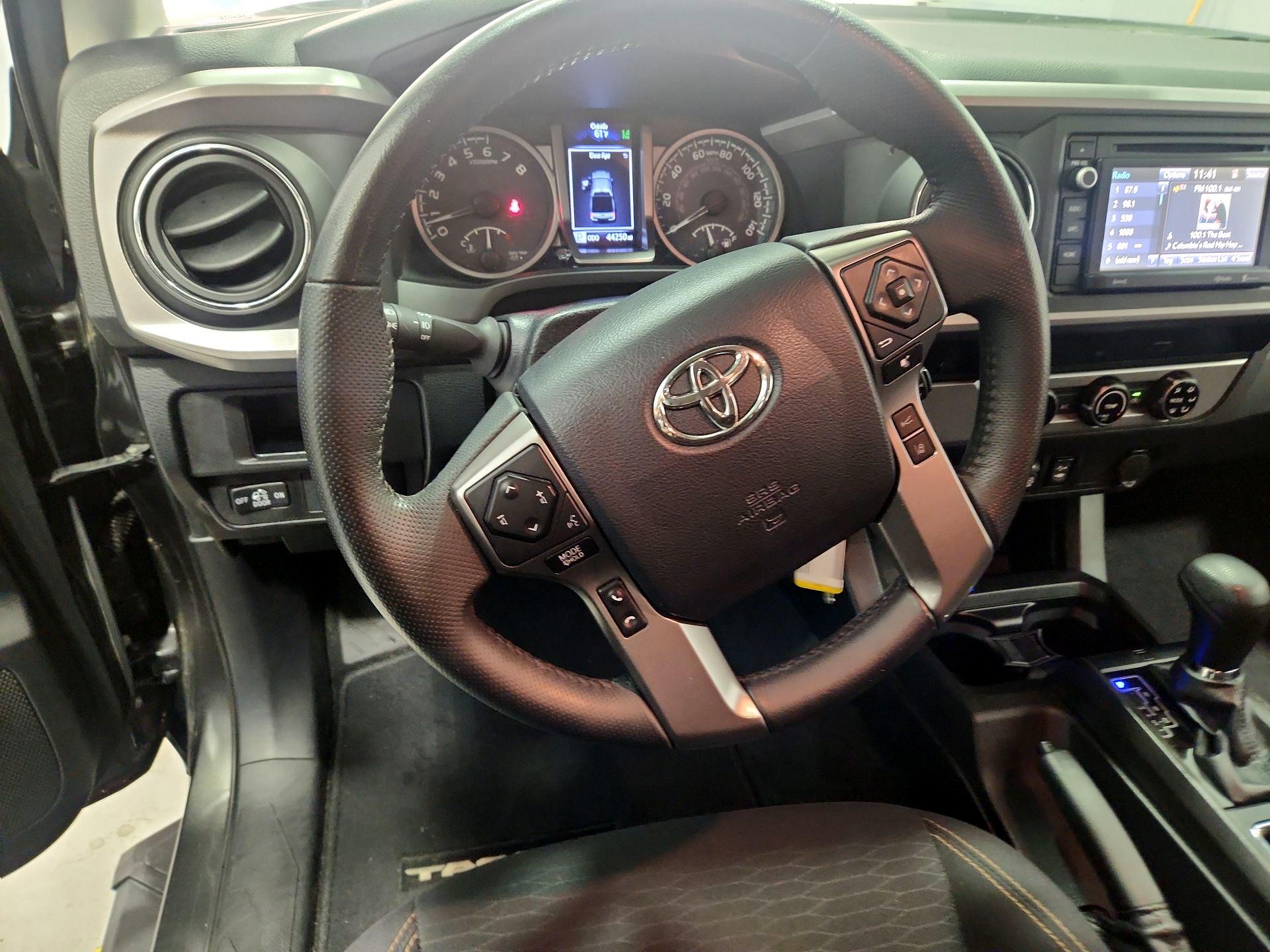 Thumbnail: 2018 Toyota Tacoma - 10