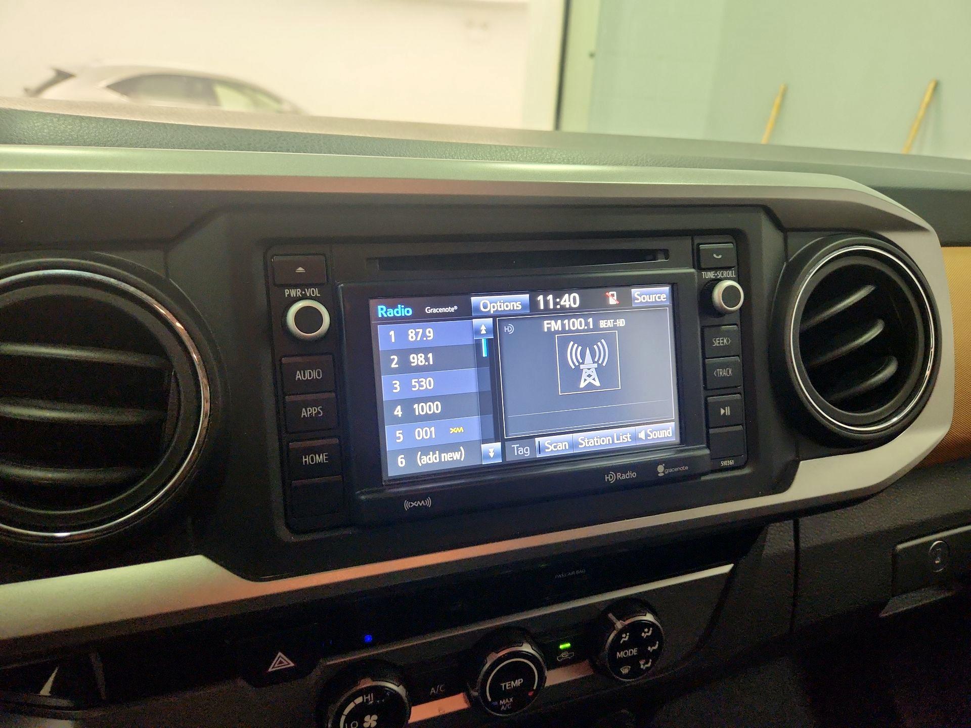 Thumbnail: 2018 Toyota Tacoma - 15