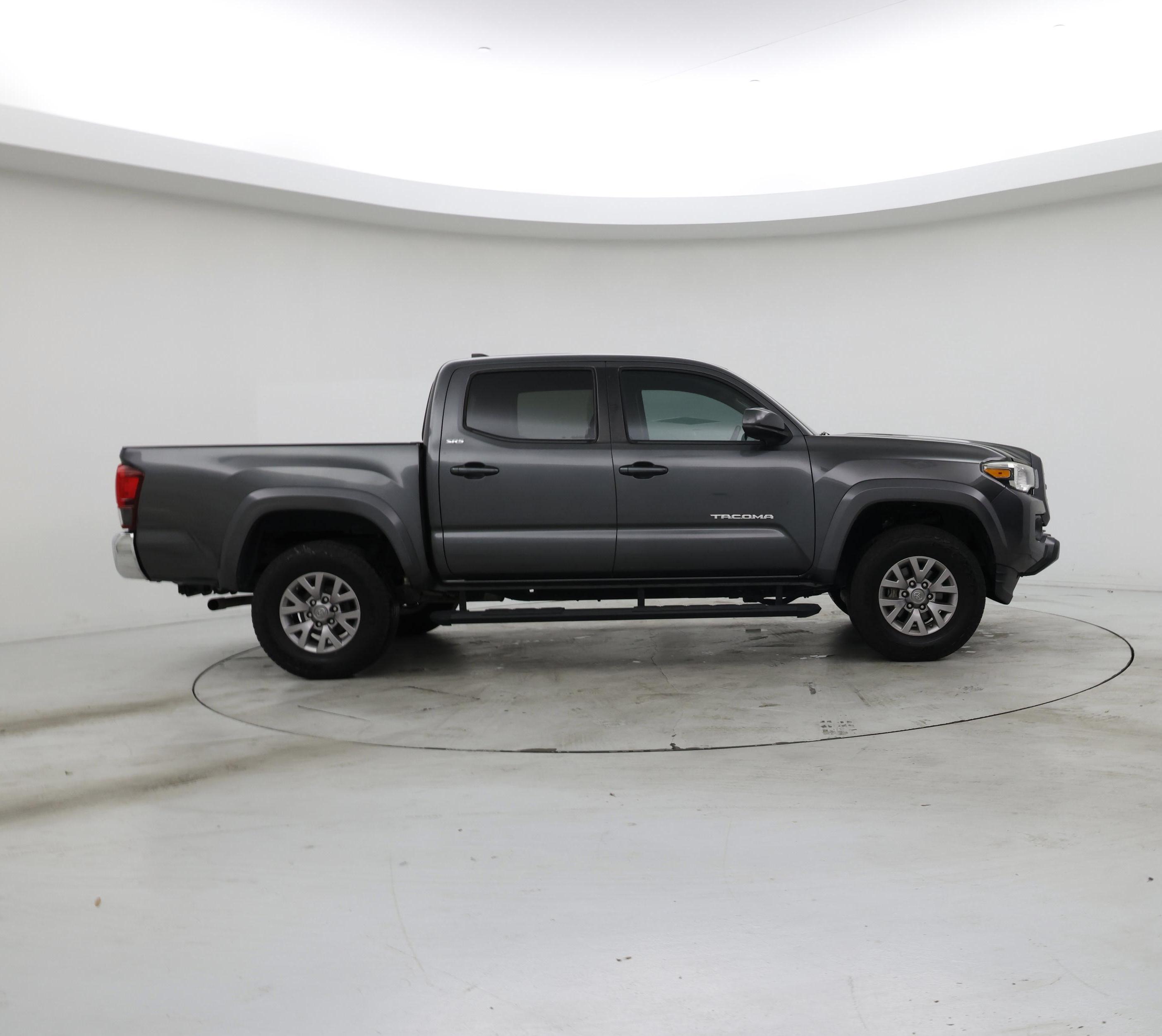 Thumbnail: 2018 Toyota Tacoma - 7